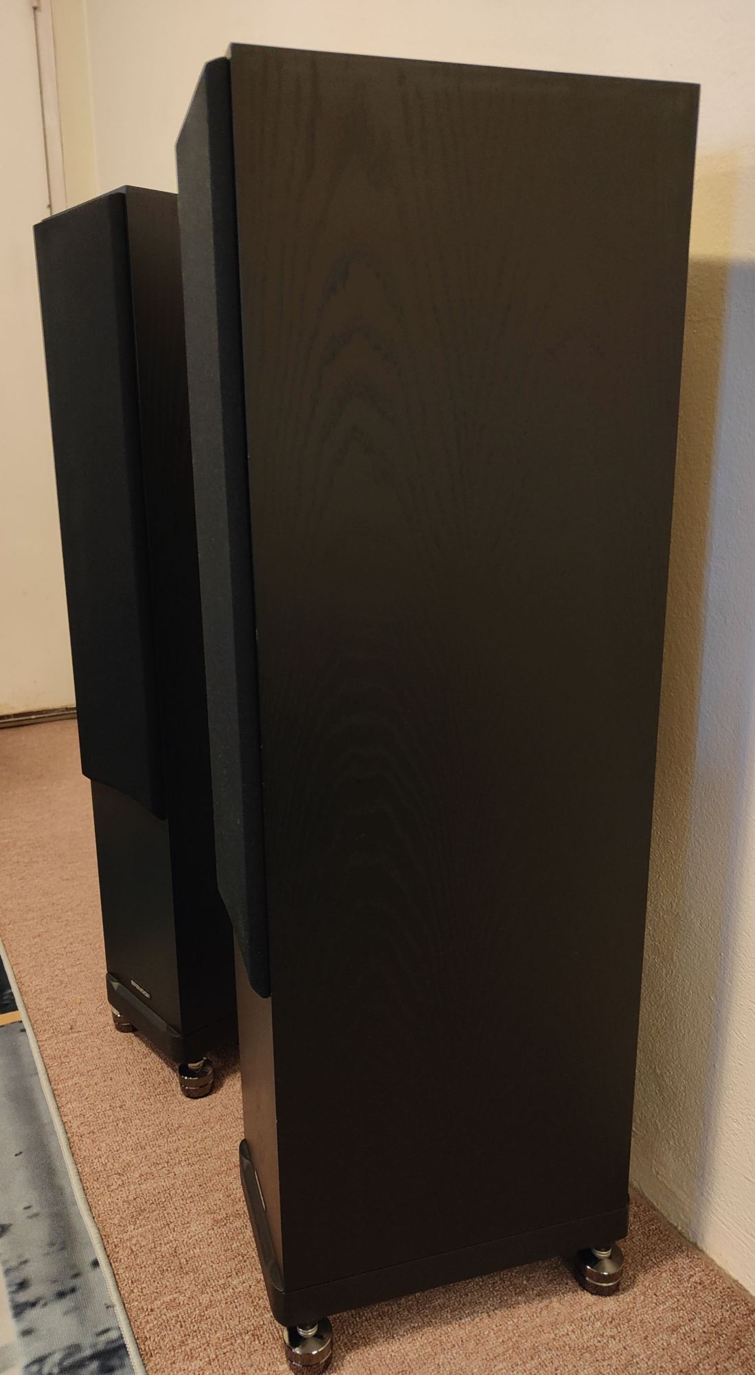 Side of speakers with covers showing grain.jpg