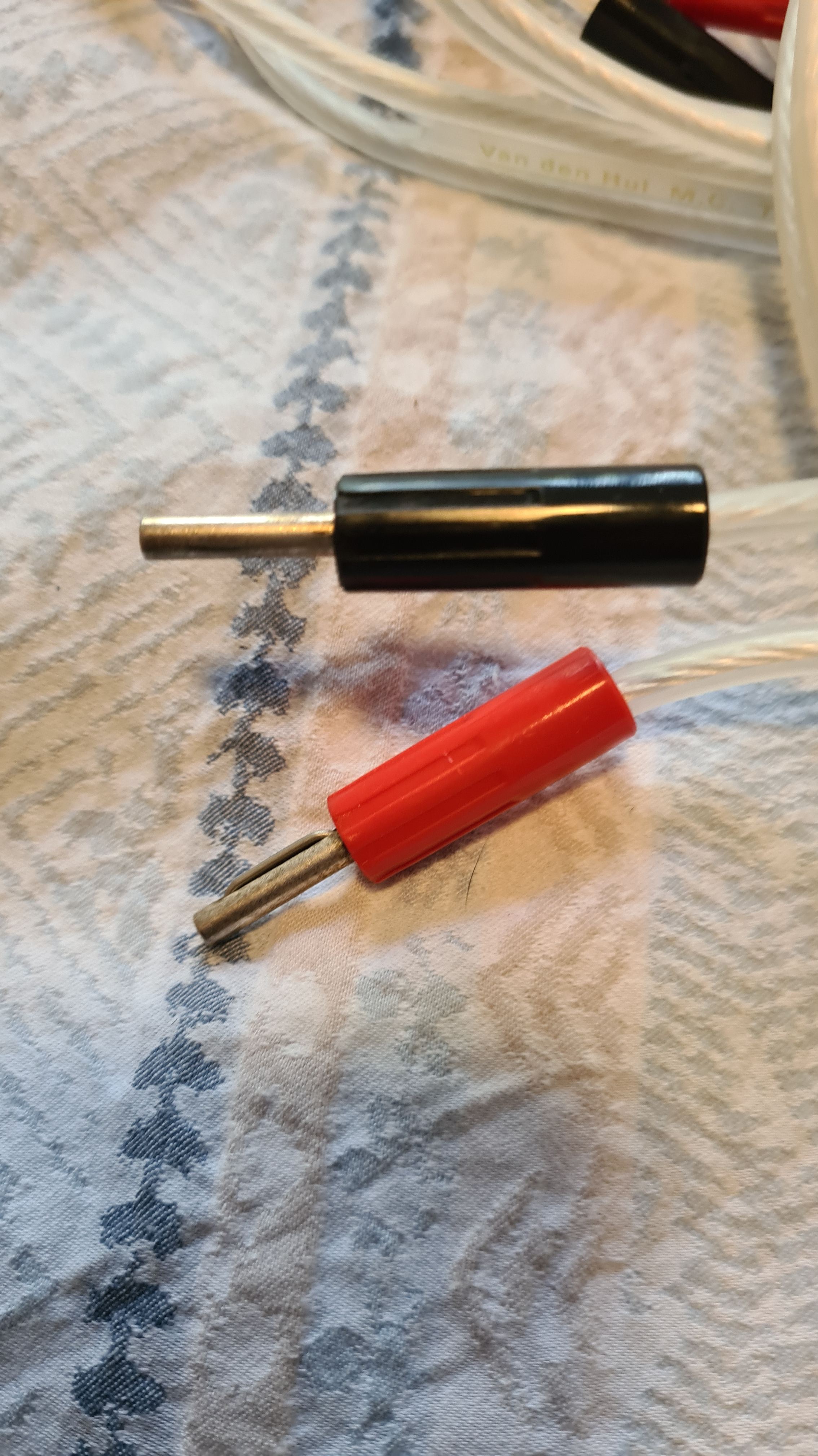 Van den Hul The Clearwater Terminated Speaker Cable 2 x2 m