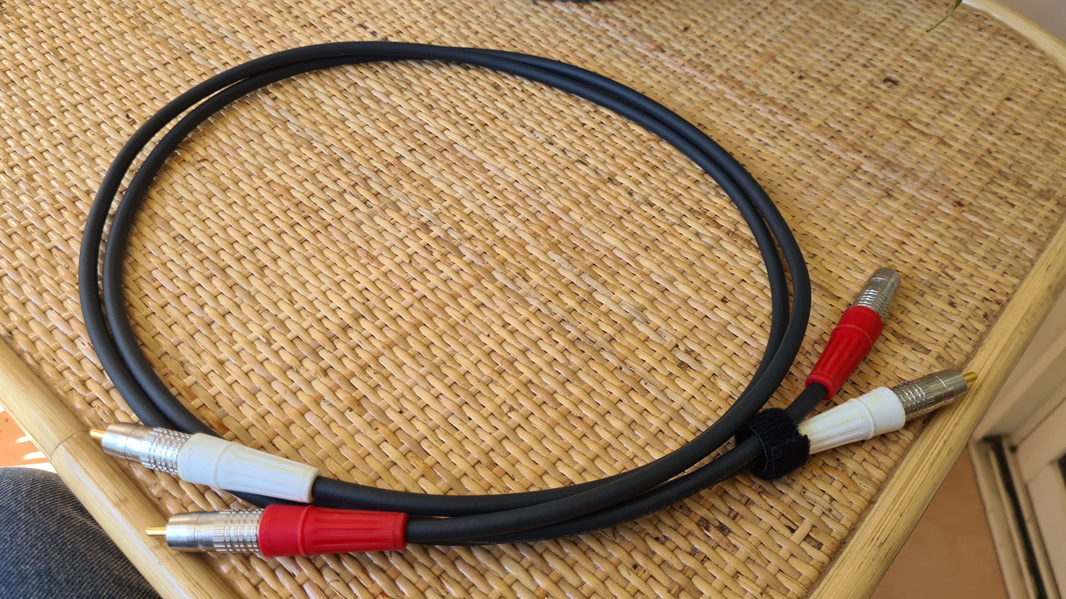 Blue Jeans Cable Belden 1505 RCA cable ﻿ HiFi and Cinema Cables