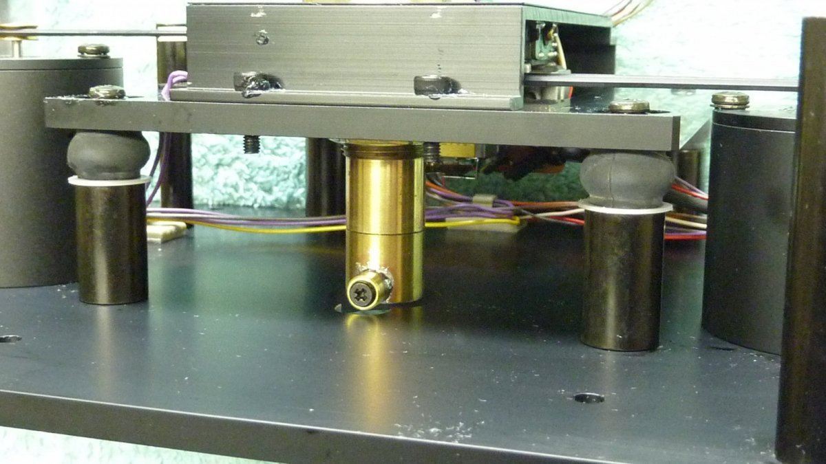 C.E.C. TL-1X CD Transport -rebuilt and improved by Leviathan