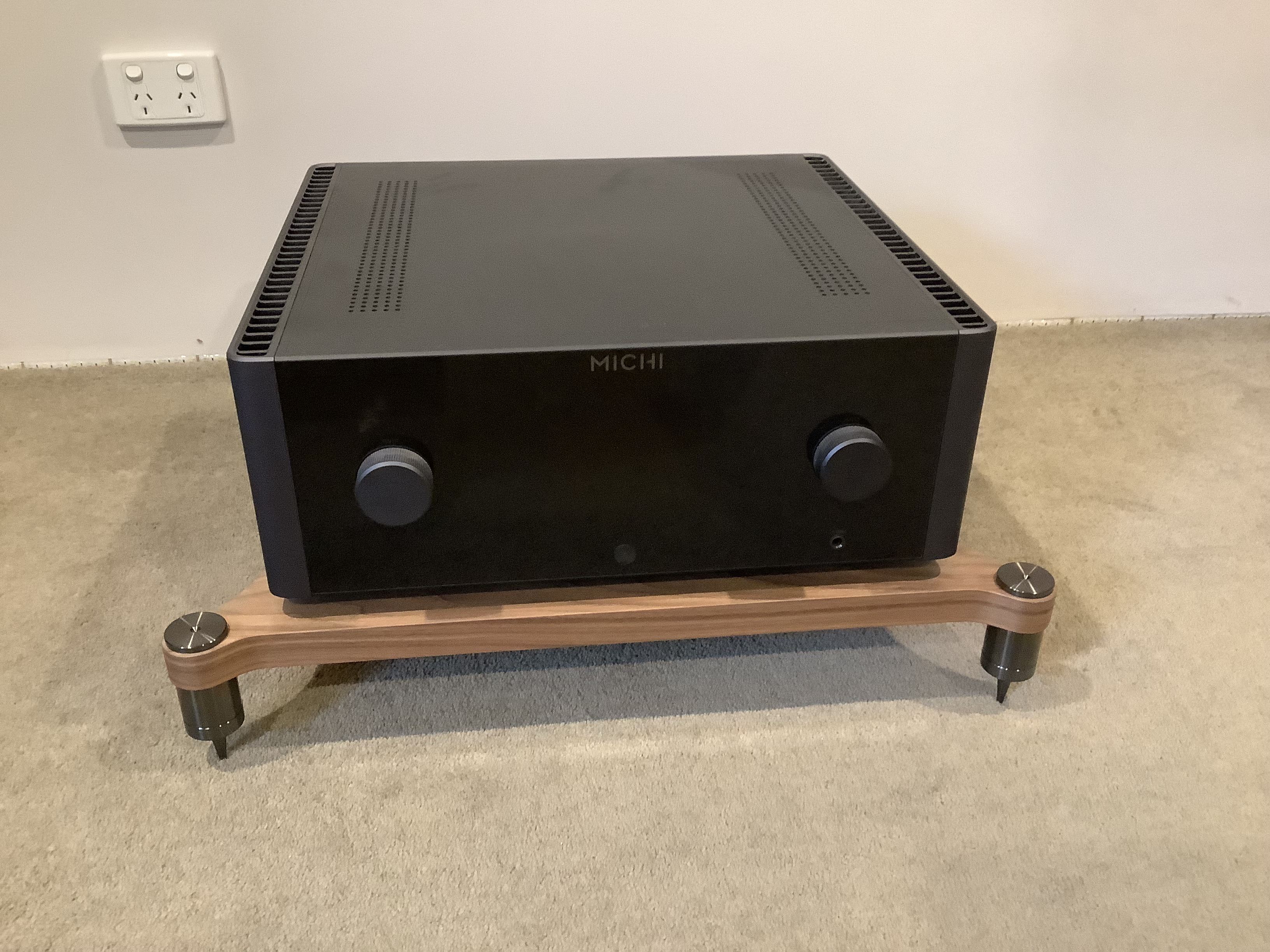 Michi X5 ( series 1) integrated amp (Perth) - Stereo, Home Cinema ...