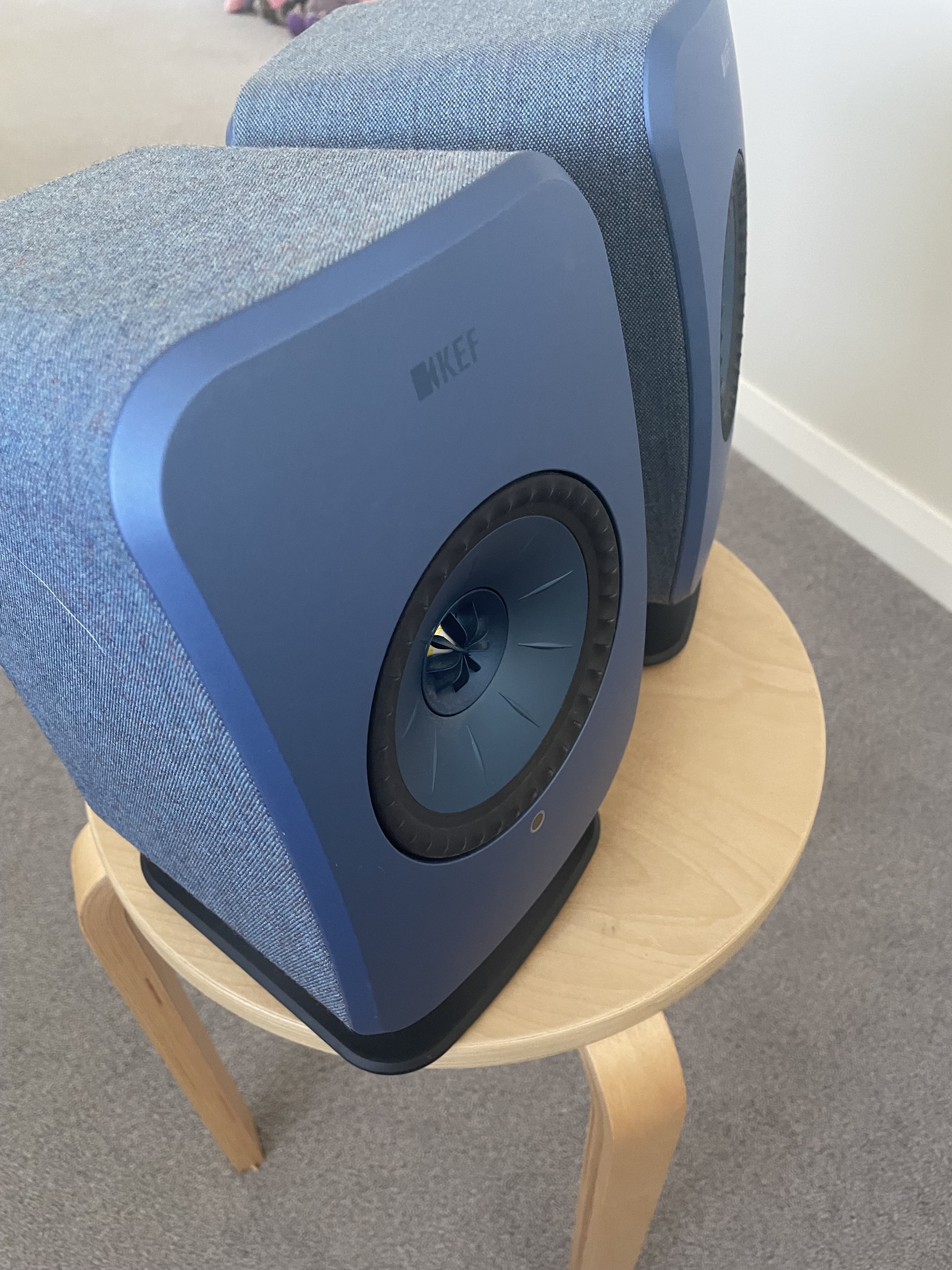 Kef LSX Gen 1 - Active speakers (& desk pads)