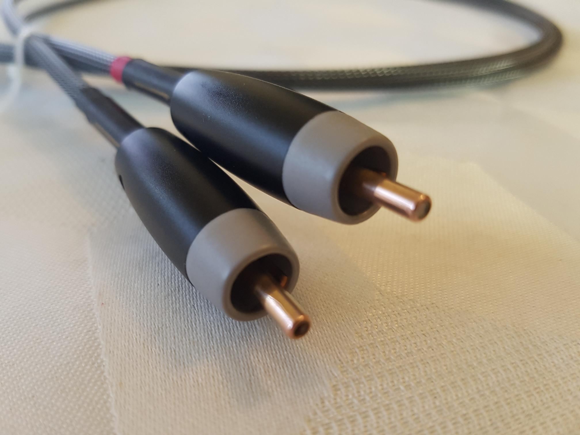 Audience AU24 SE RCA Interconnects 1m ﻿ HiFi and Cinema Cables