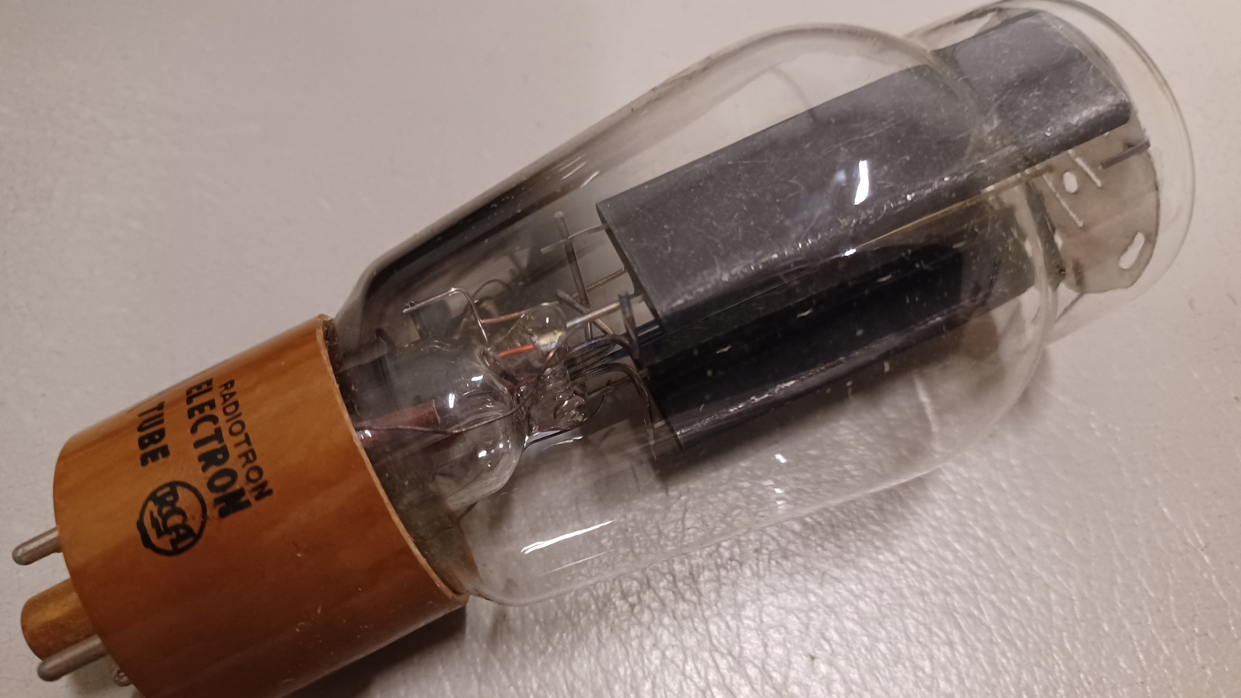 RCA 5R4GY hanging D getter NOS