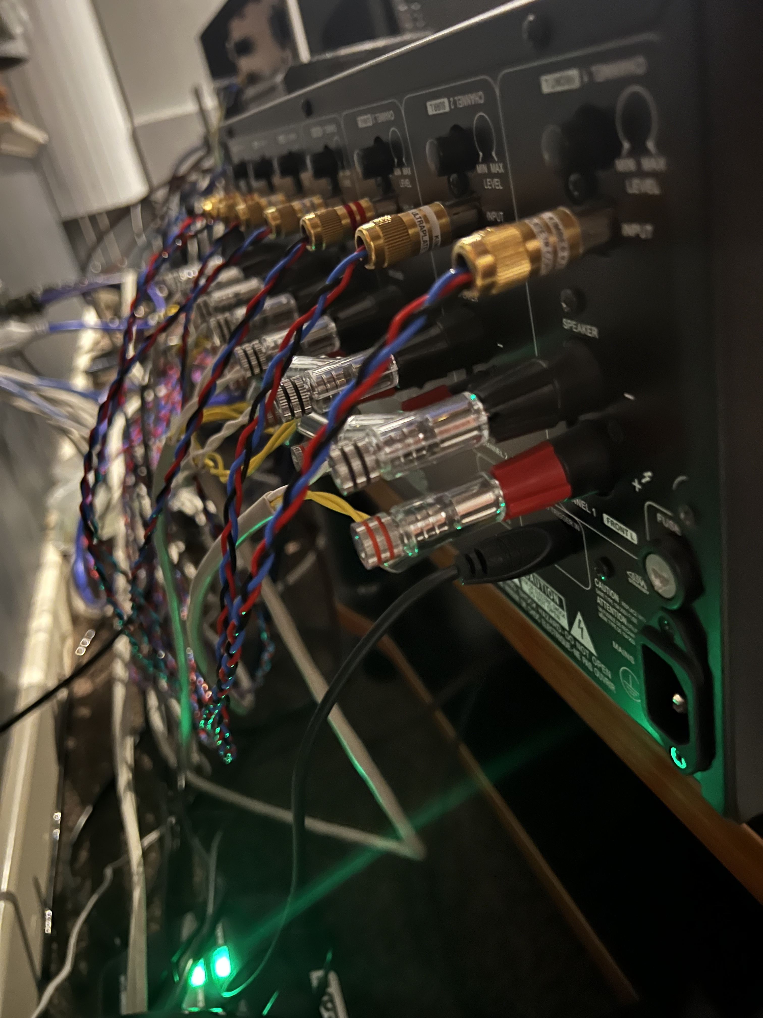 Nad 7 Channel power amp + 7 kimber RCA cables