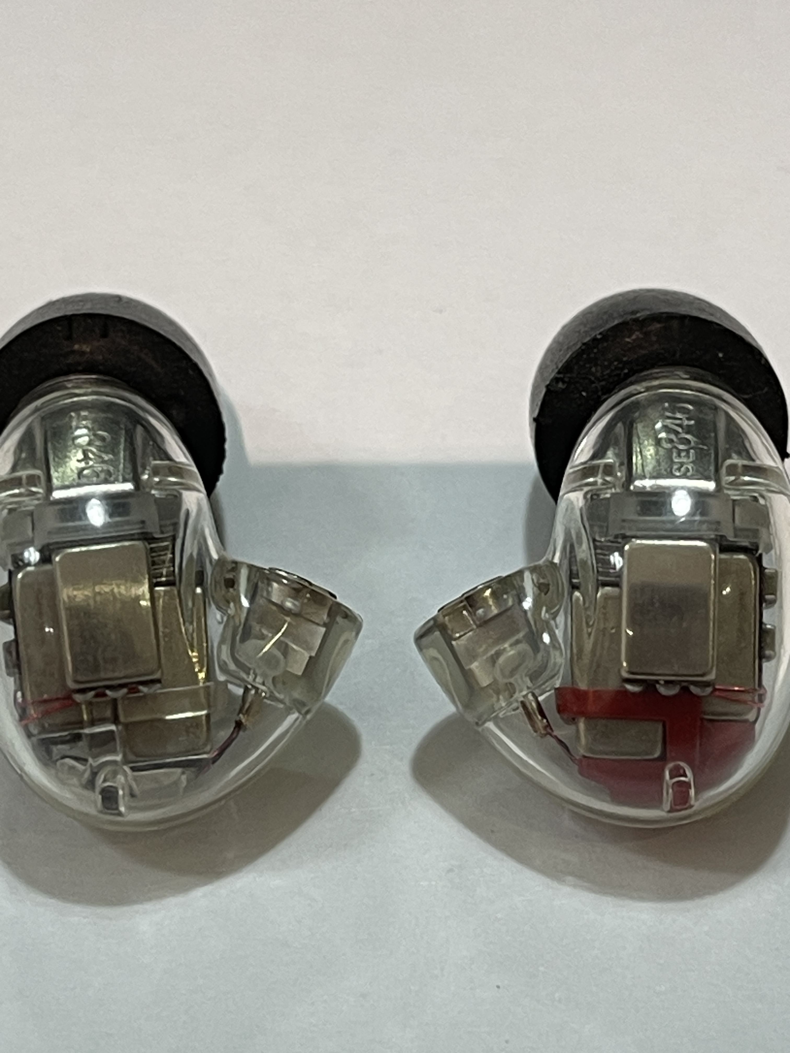 Shure Se846 Gen 1, with a Full Set of Stock, plus extra Tips