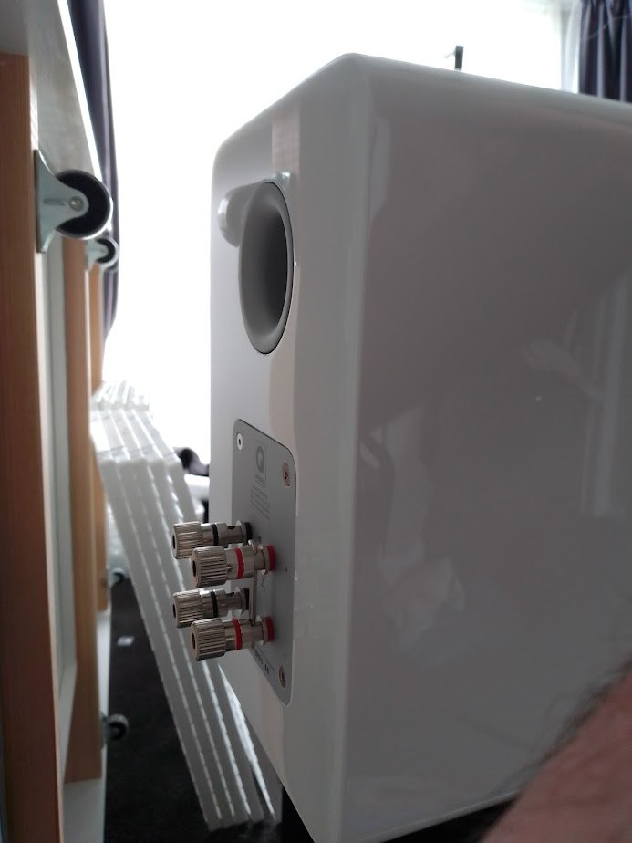 FS: Q Acoustics Concept 20 Bookshelf speakers