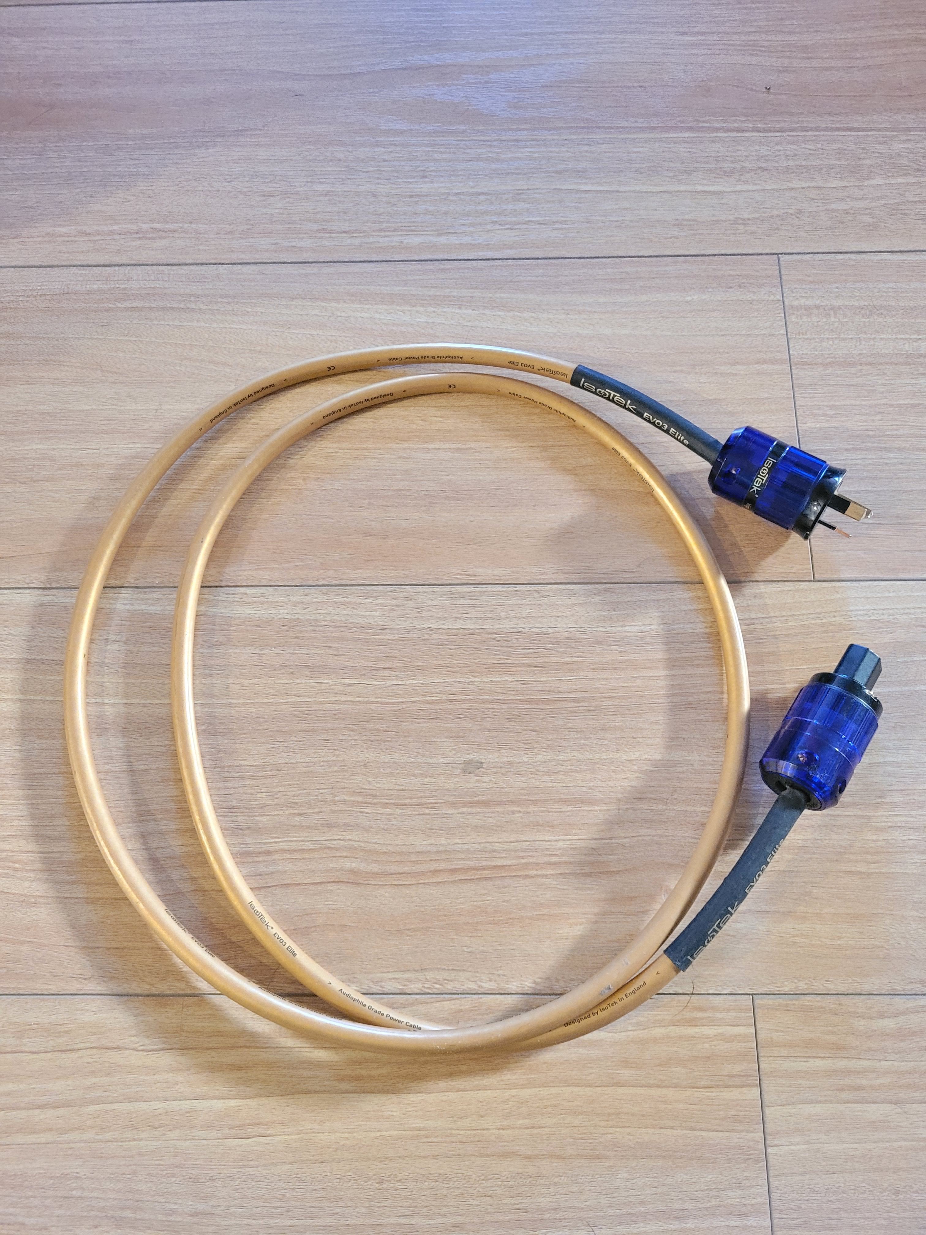 Isotek Evo 3 Elite 2m Power cable ﻿ HiFi and Cinema Cables & Accessories