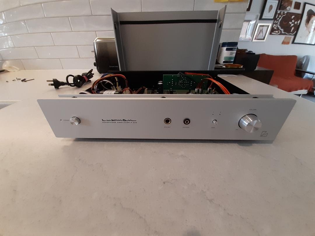 Luxman P200 - Headphone Amp (Class A)