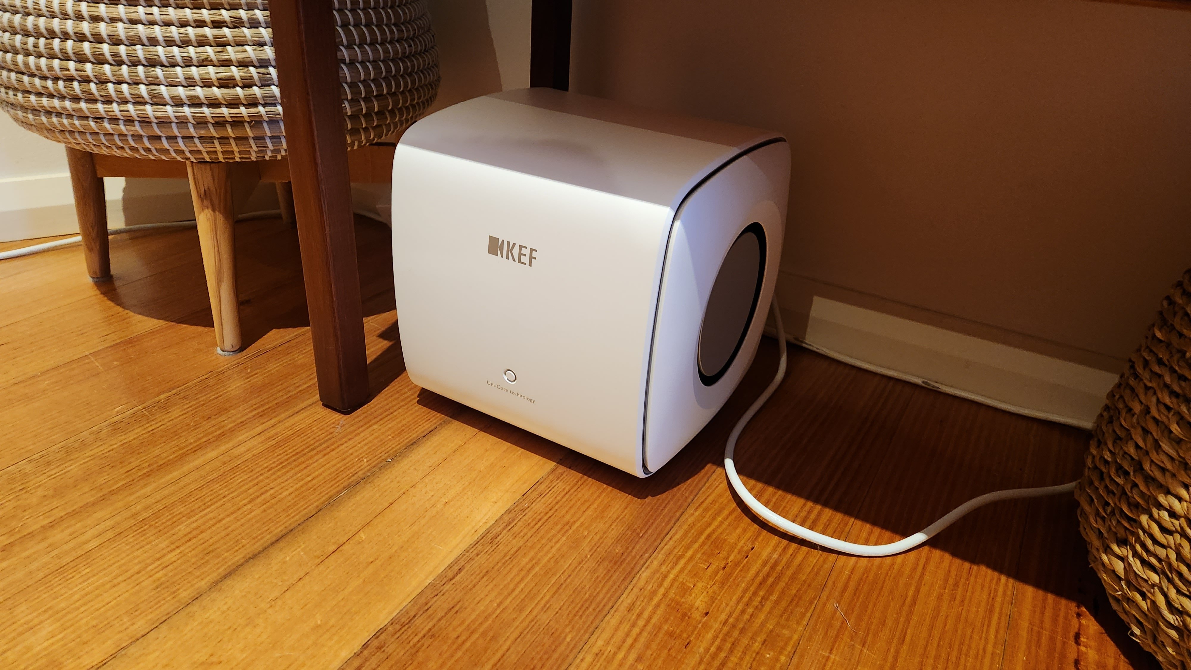 KEF LS60 Wireless & KC62 sub in Mineral White