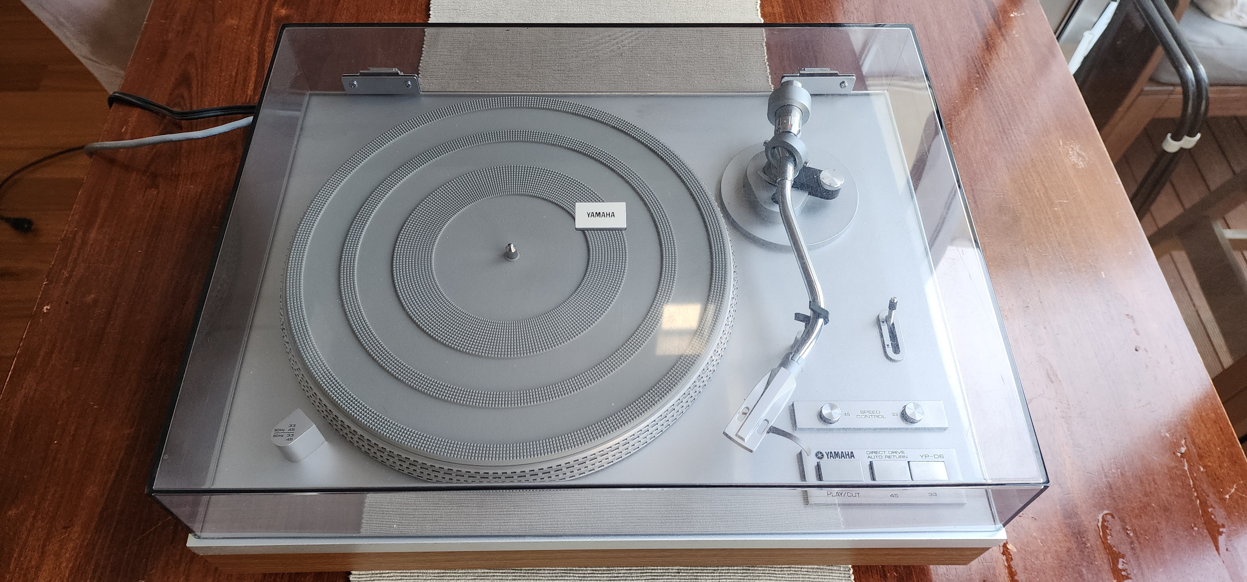 Yamaha Turntable YP-D6
