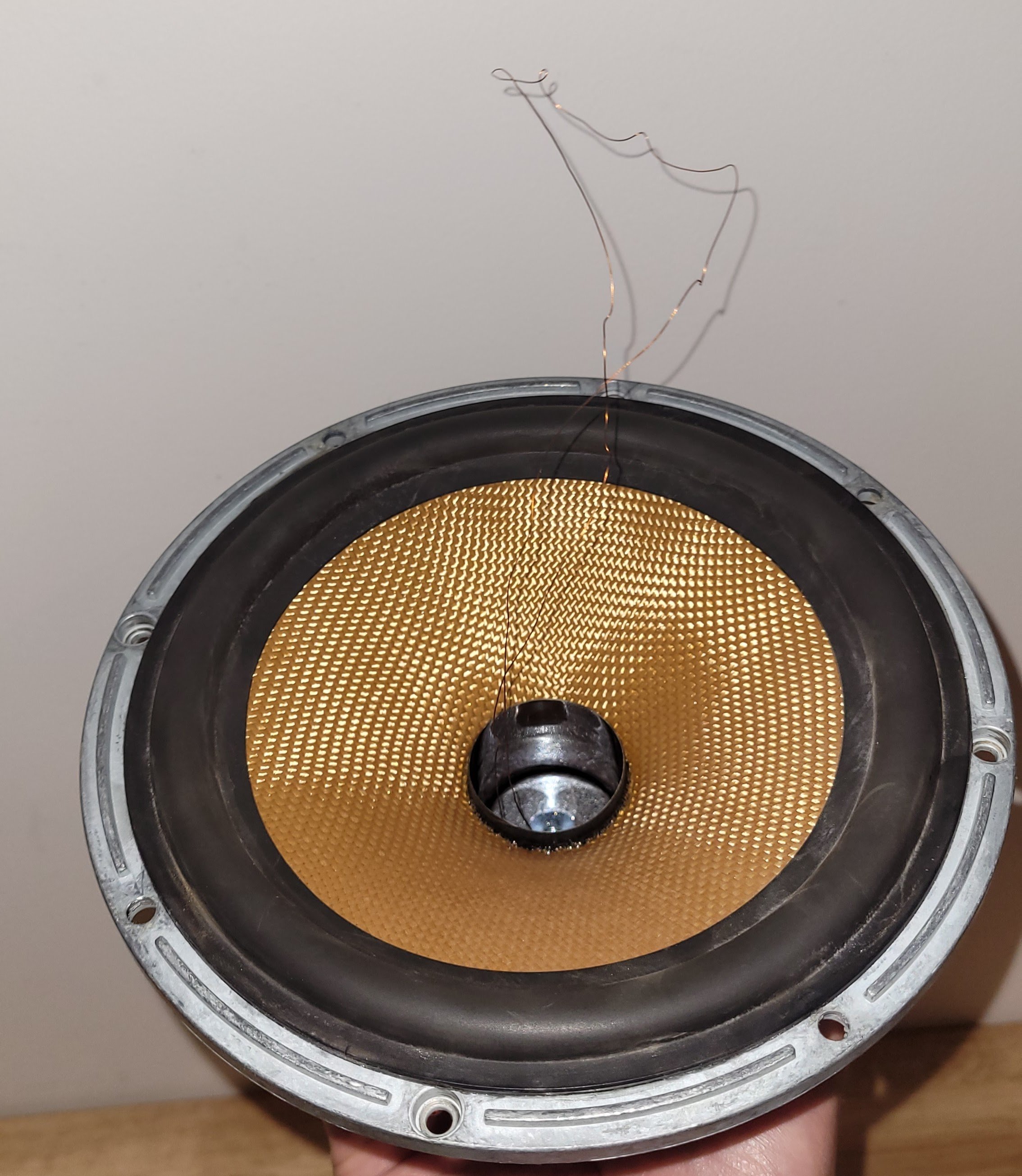 Can this 25 year old B&W Speaker from a CDM1SE be repaired? ﻿ Speakers