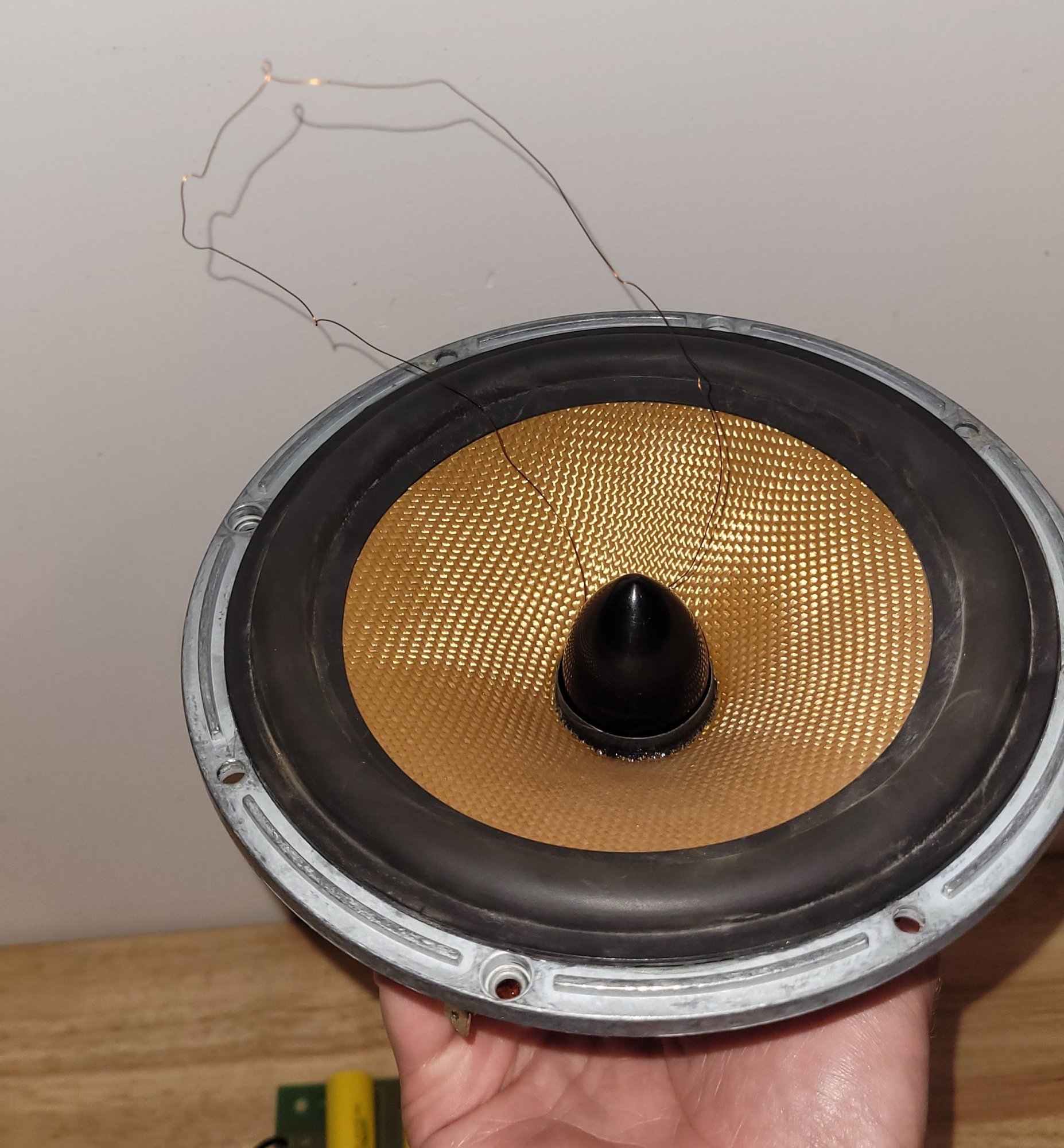 Can this 25 year old B&W Speaker from a CDM1SE be repaired? ﻿ Speakers
