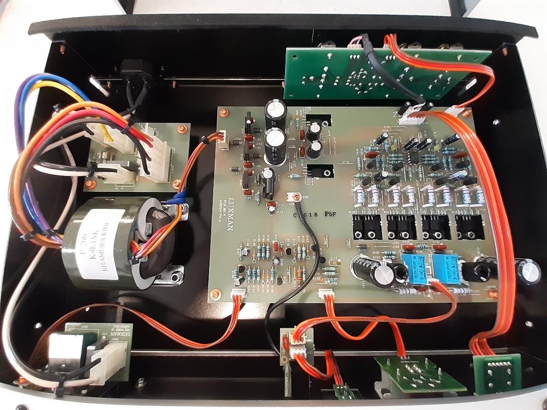 PENDING: Luxman P200 - Headphone Amp (Class A) - Stereo