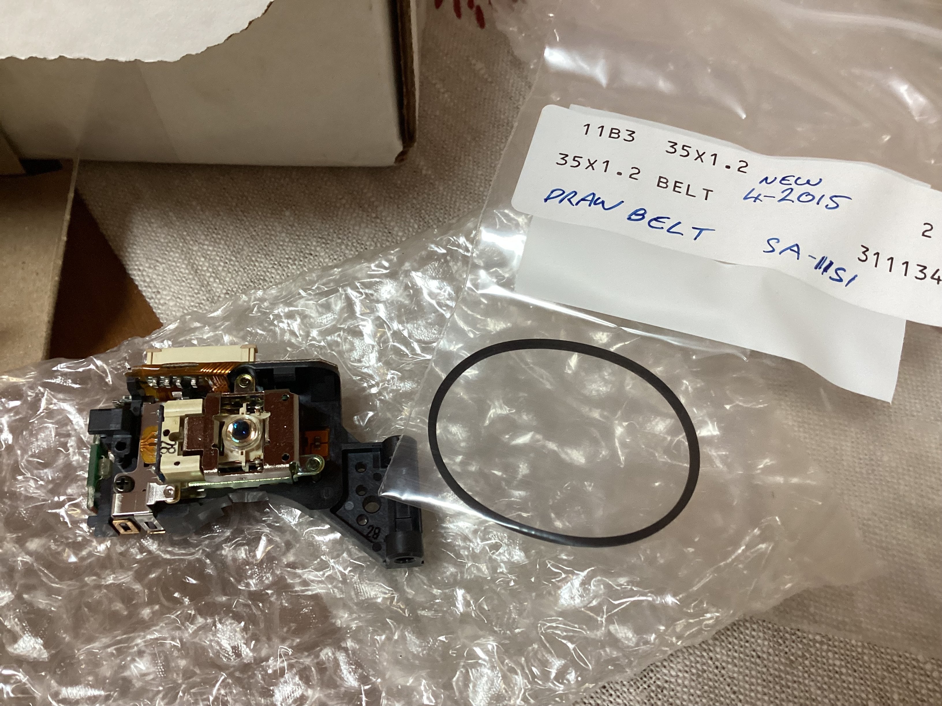 Marantz SA~11s1 Laser and belt.