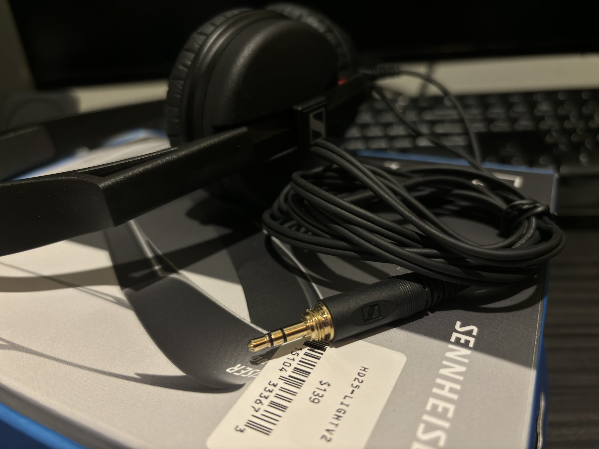 Sennheiser HD25 light v2 legendary headphones! ﻿ Stereo, Home Cinema