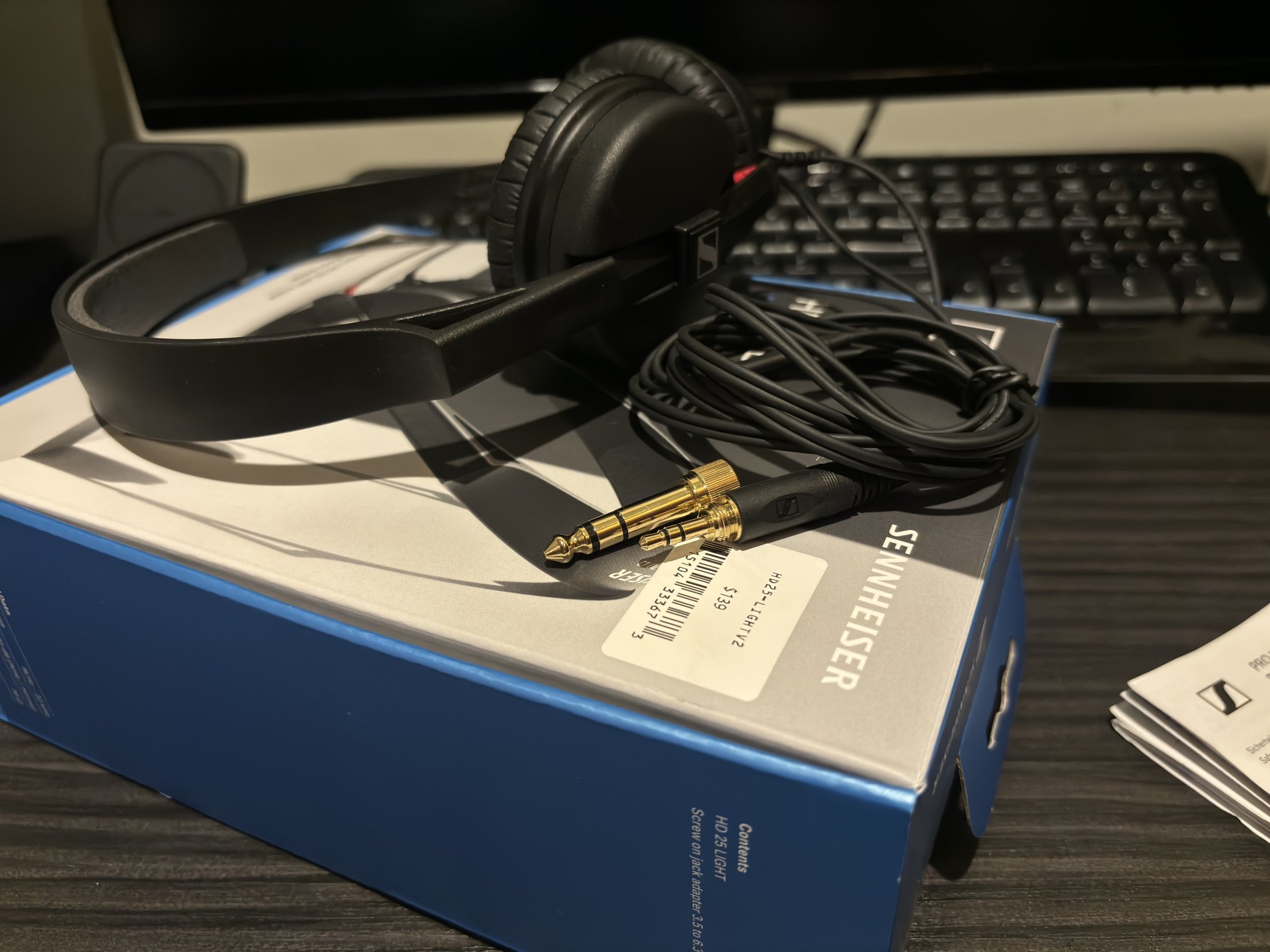 Sennheiser HD25 light v2 legendary headphones! ﻿ Stereo, Home Cinema