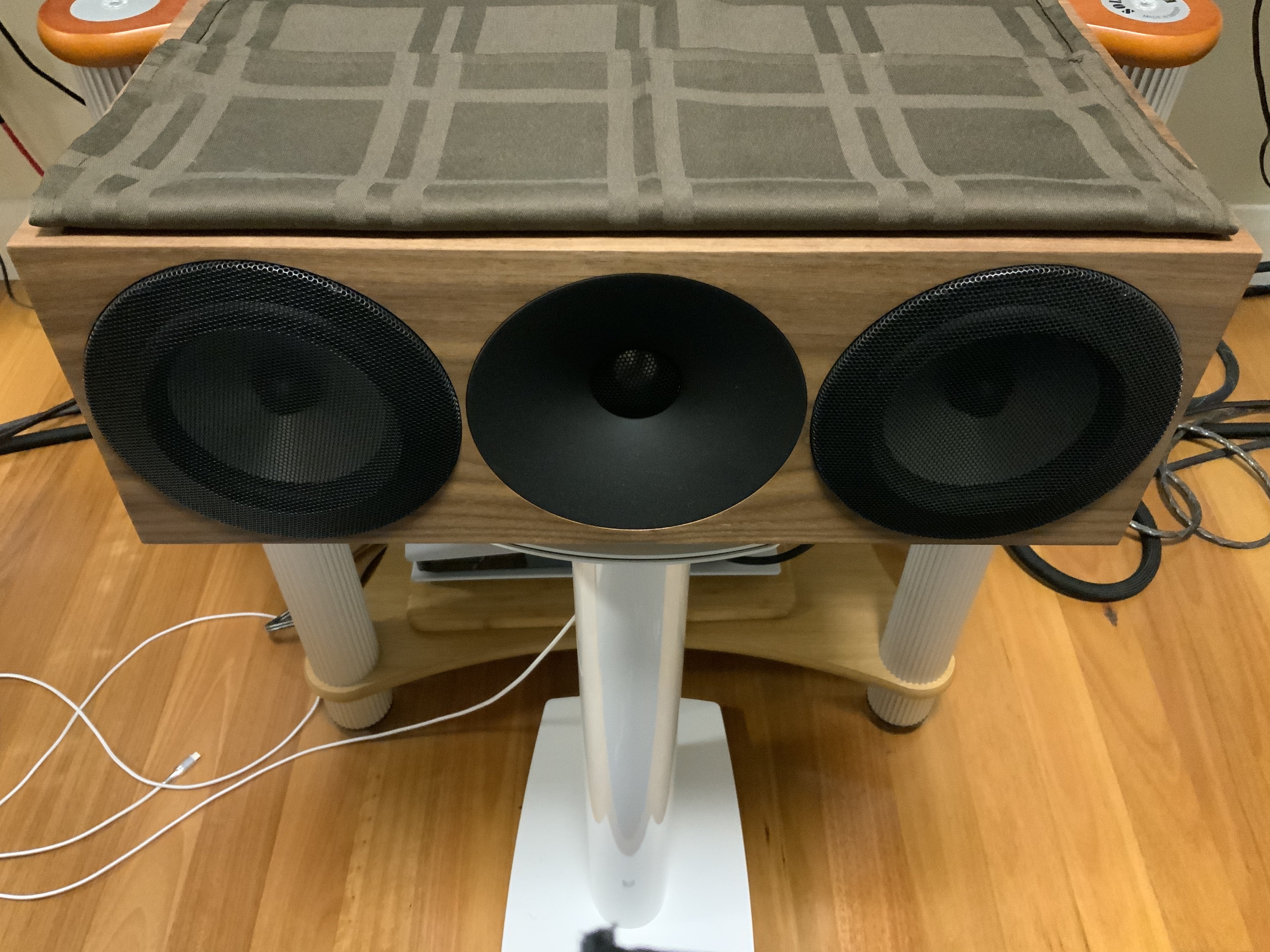 Amphion Argon 5C Centre Channel Speaker - Walnut.