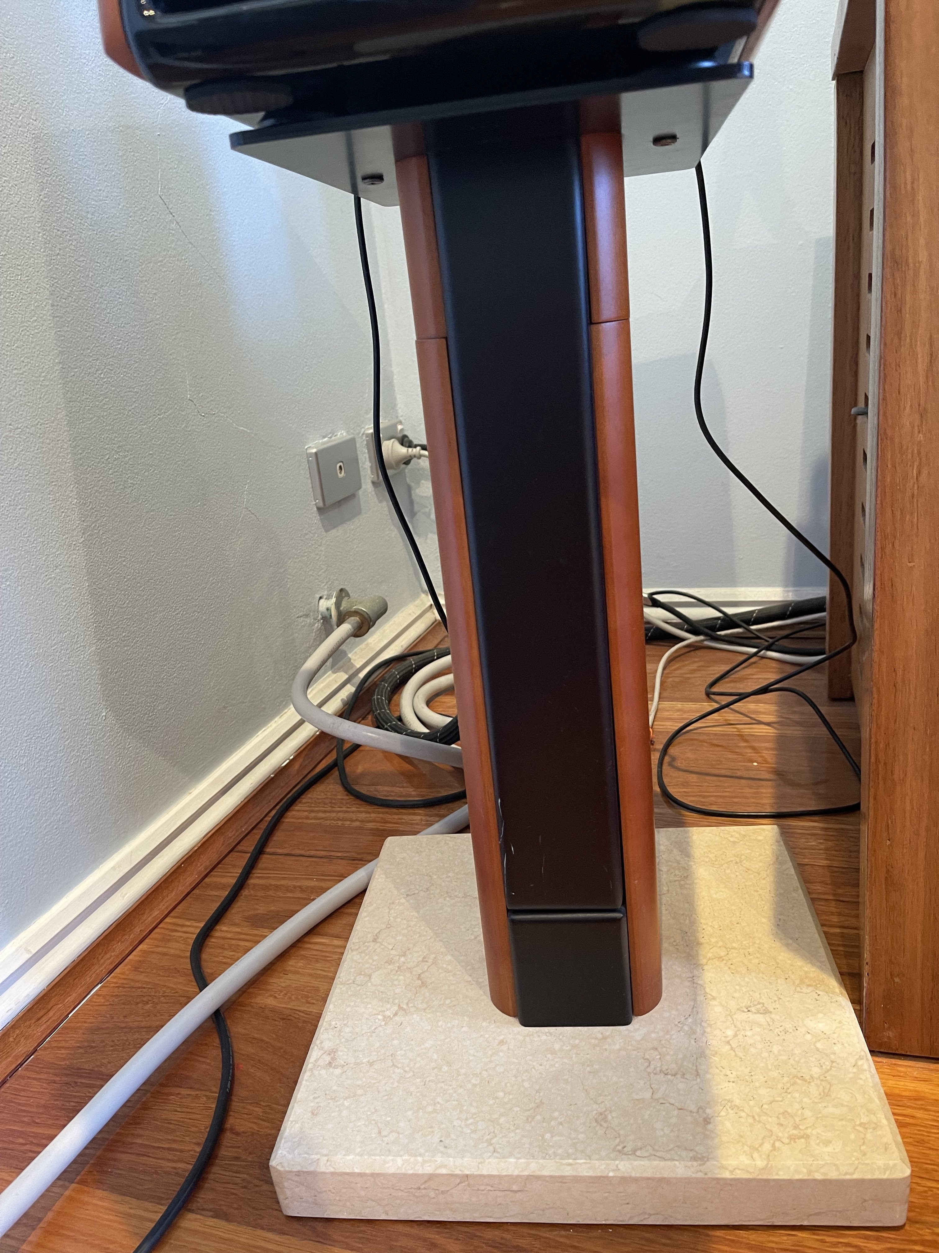 Usher Audio Be718 DMD Standmount Speakers (Tiny Dancers)