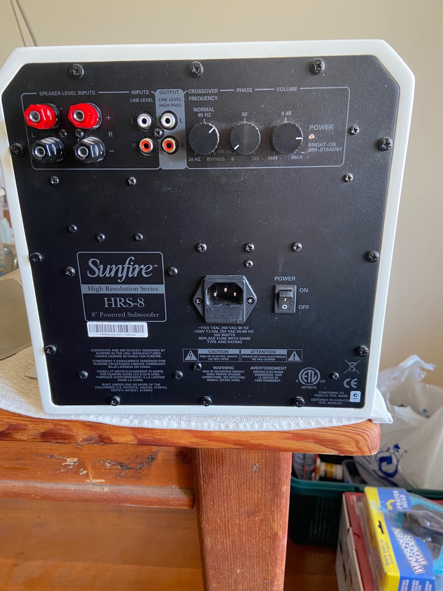 WHITE SUNFIRE HRS8 SUBWOOFER ﻿ Stereo, Home Cinema, Headphones Components