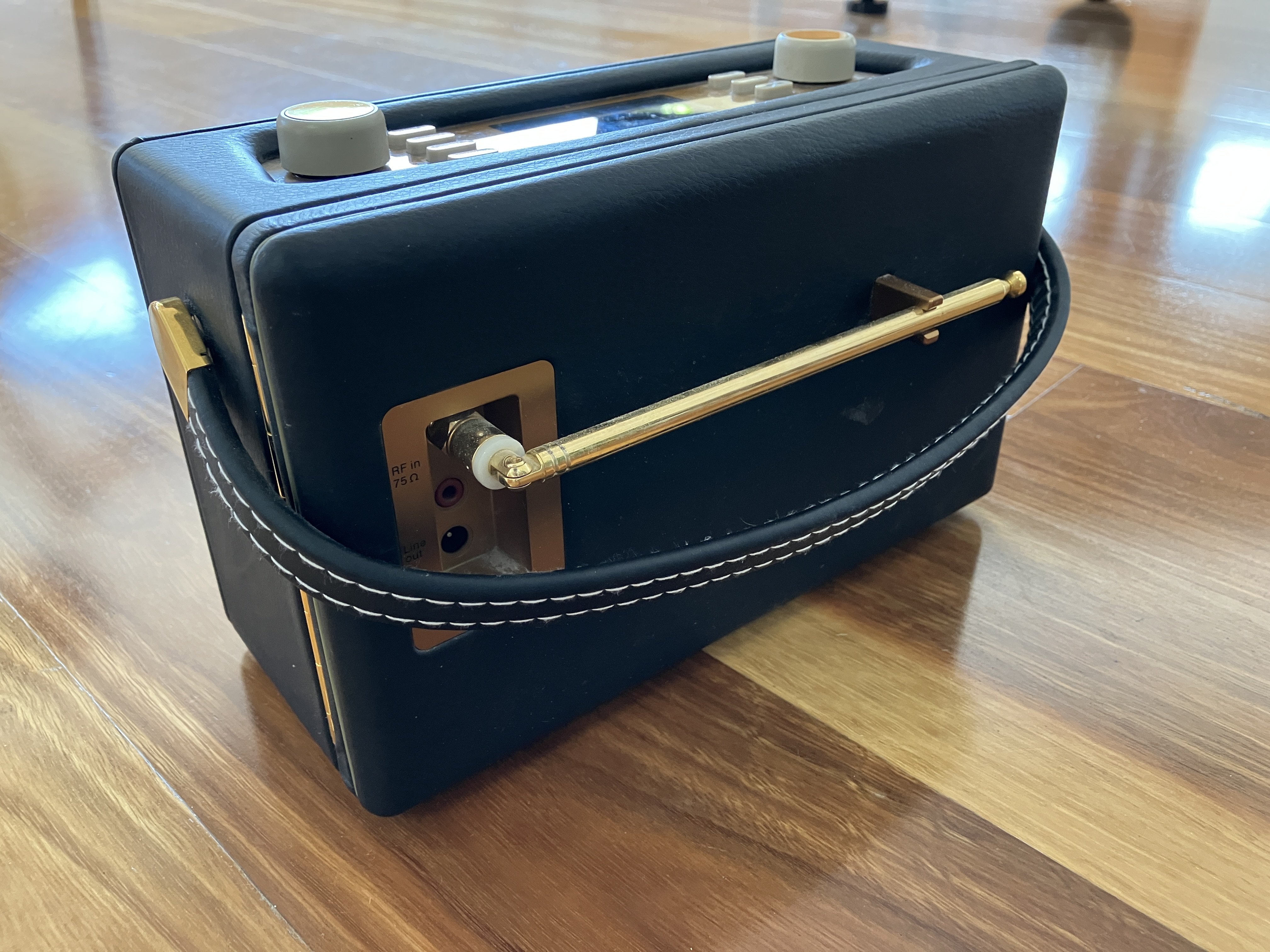 Roberts iStream 2. Radio and Music Player