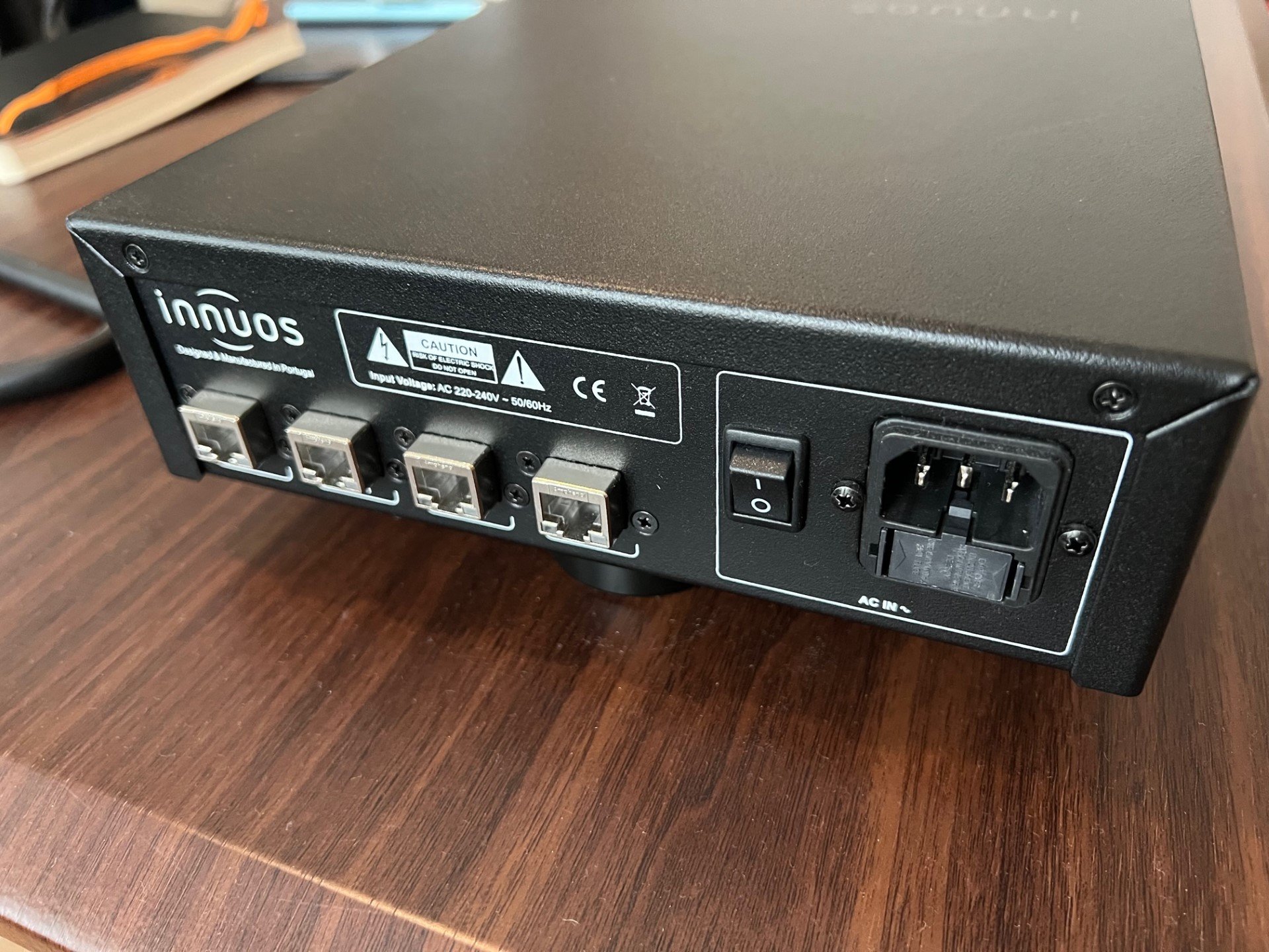 Innuos PhoenixNET (Network Switch & Reclocker)