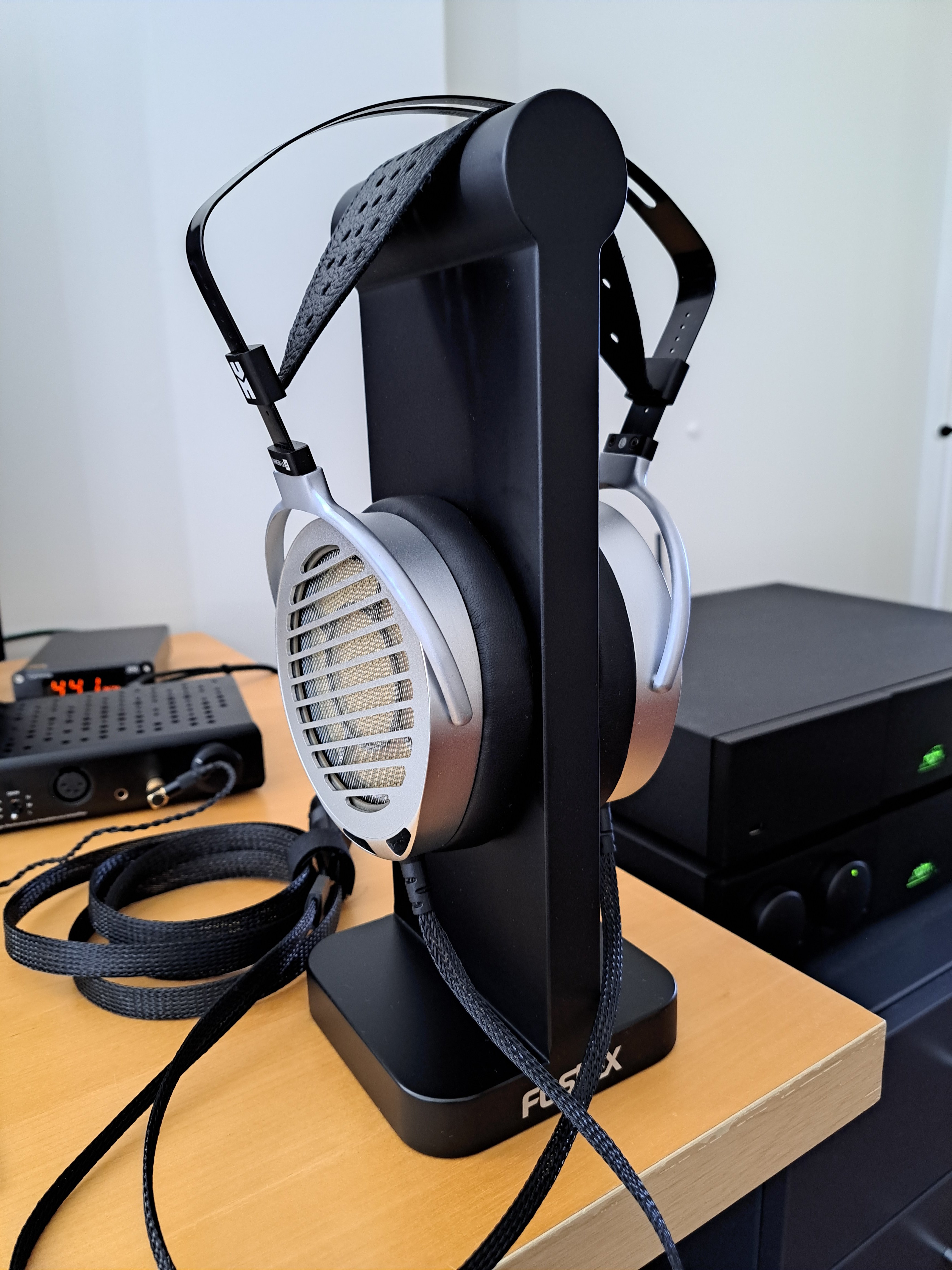 Hifiman ShangriLa Jr Electrostatic Headphones ﻿ Stereo, Home Cinema