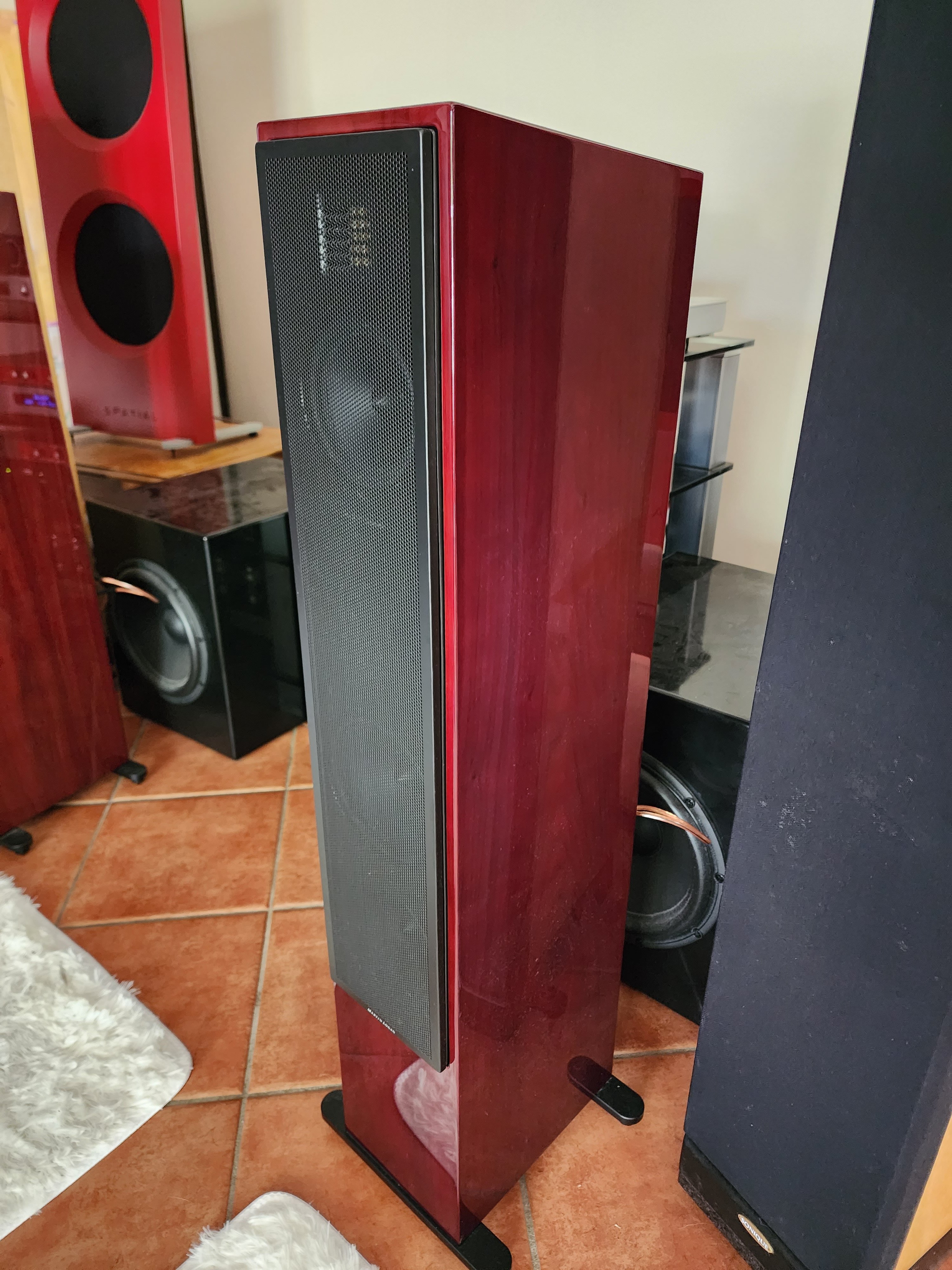 Martin Logan Motion 40 floorstanders