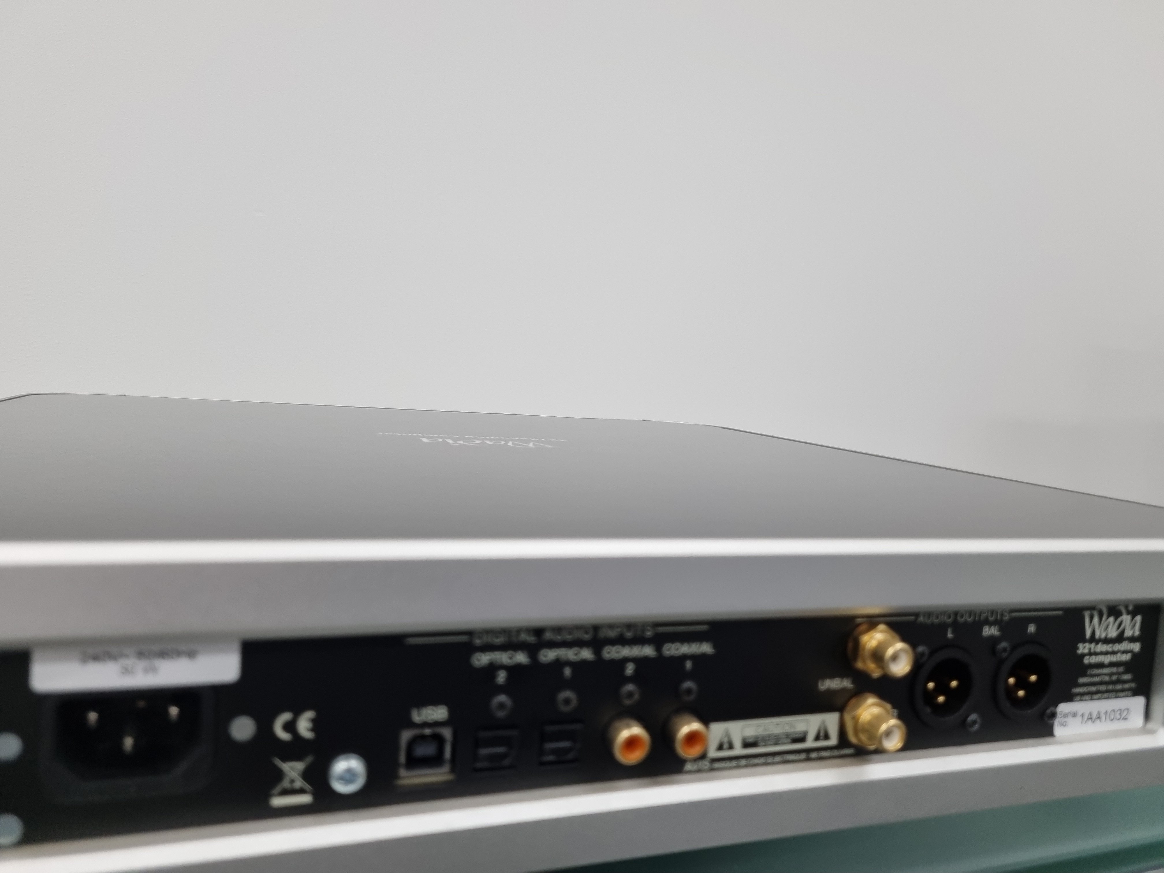 Wadia 321 Decoding Computer (DAC) - Aluminum