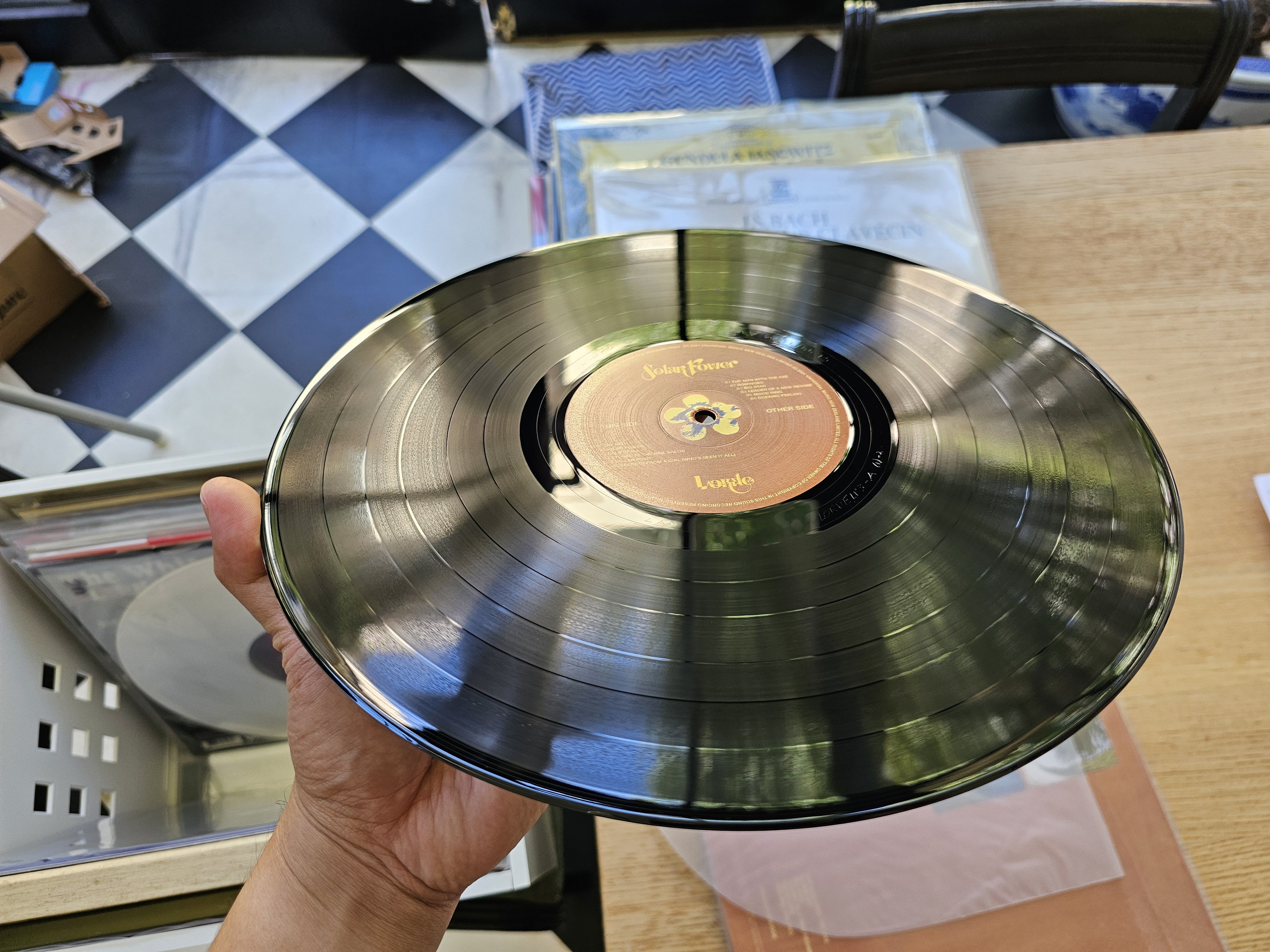 FS: Lorde – Solar Power, NM-/NM, black vinyl version