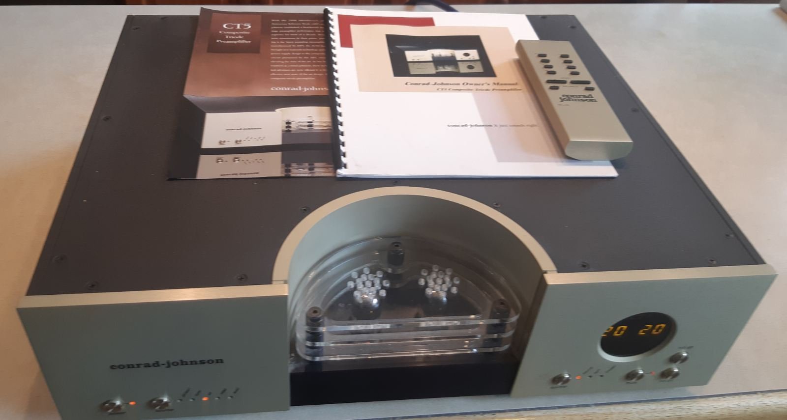 Conrad Johnson CT5 Preamp