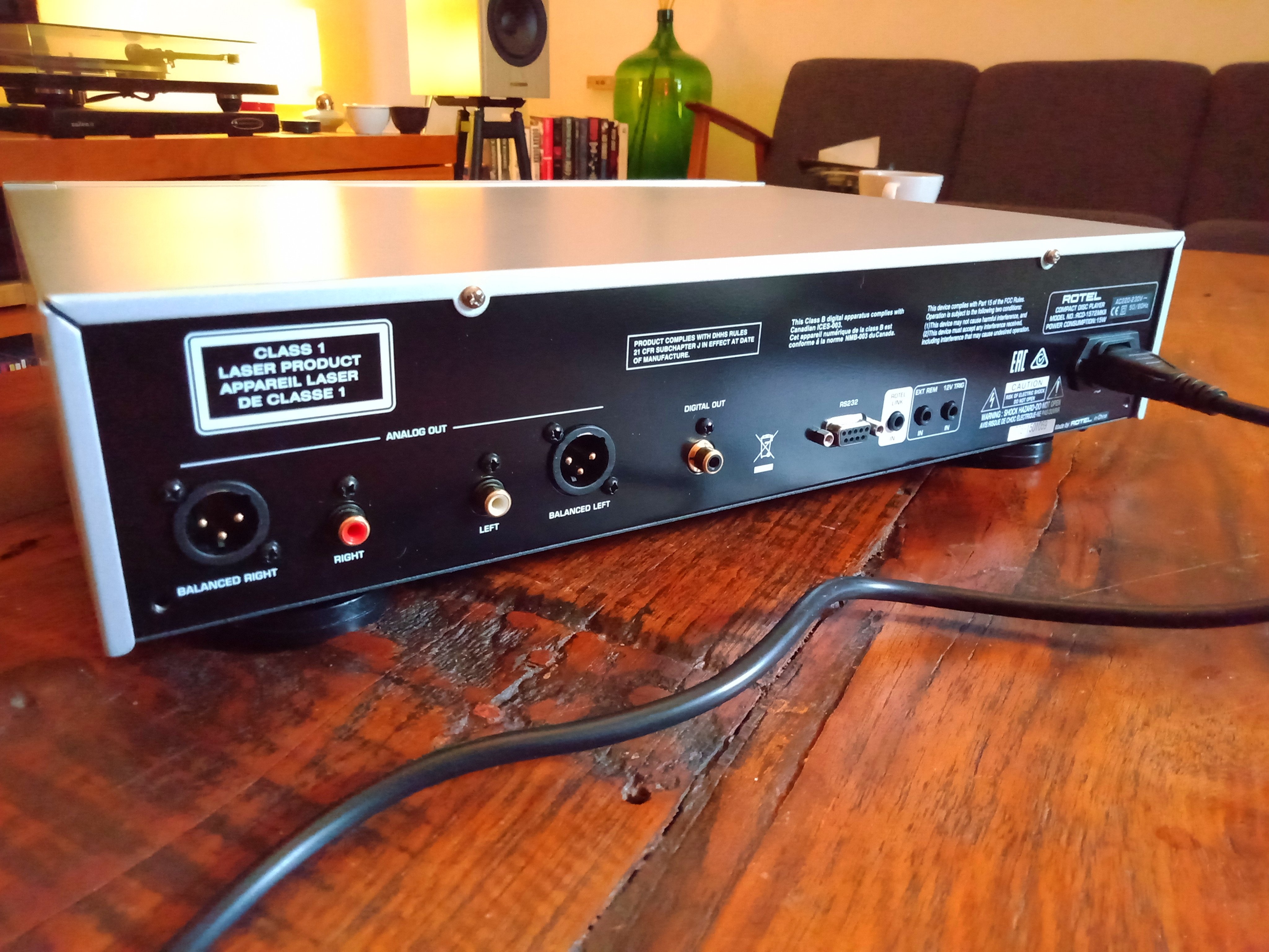 Rotel RCD 1572mk2 cd player