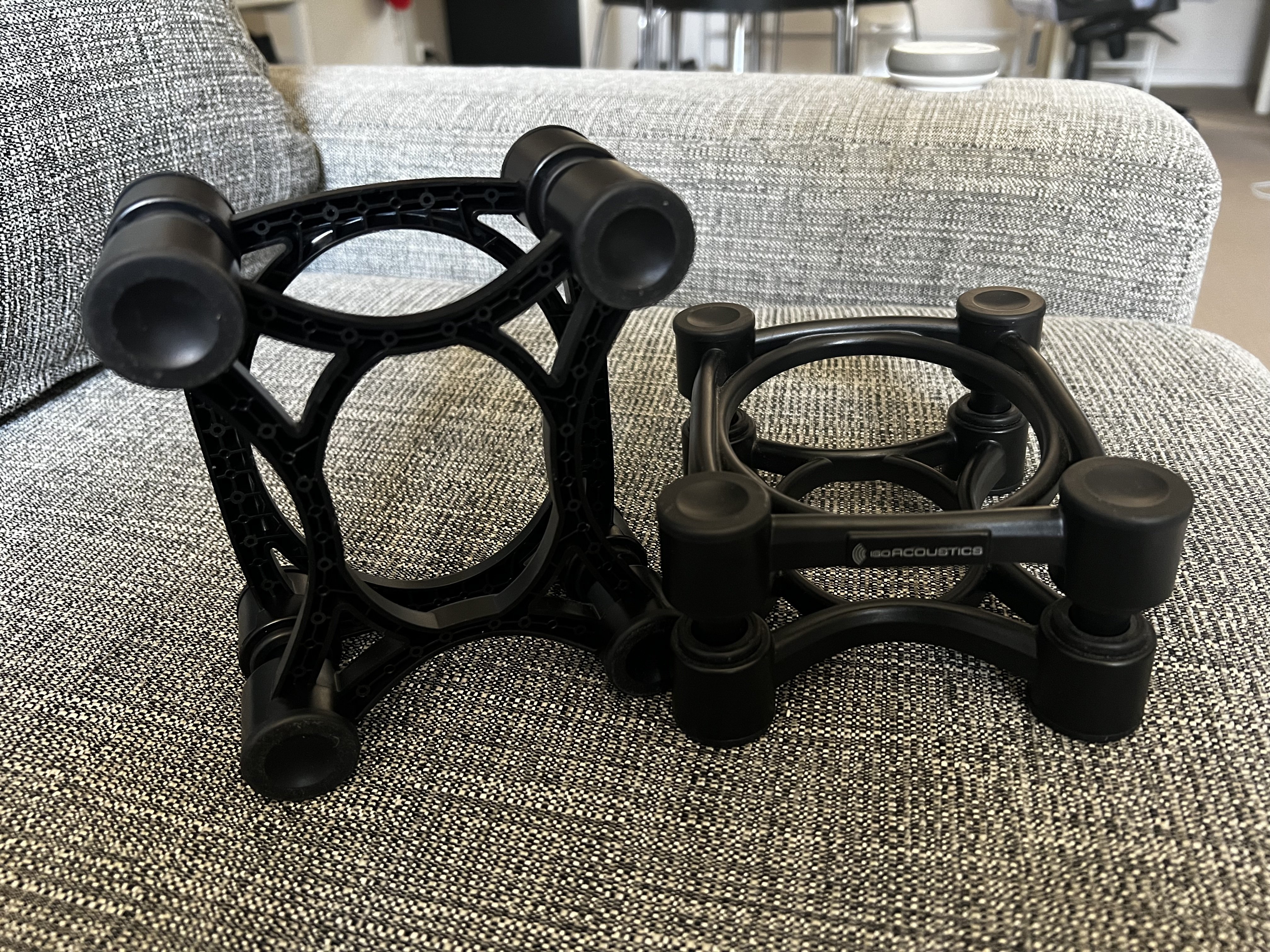 IsoAcoustics Iso-130 Speak Stand