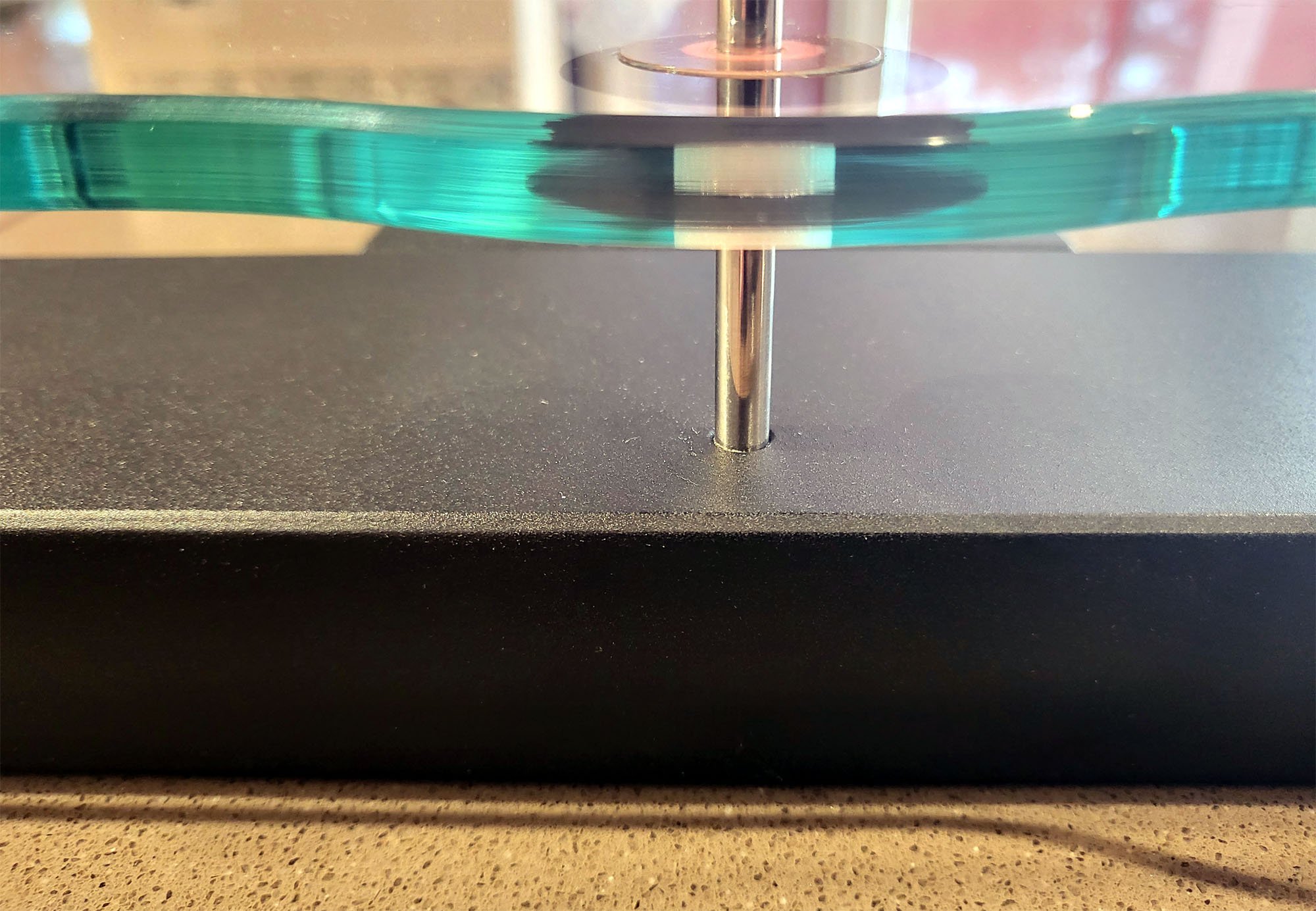 SAP Audio RELAXA 622 magnetic isolation platform