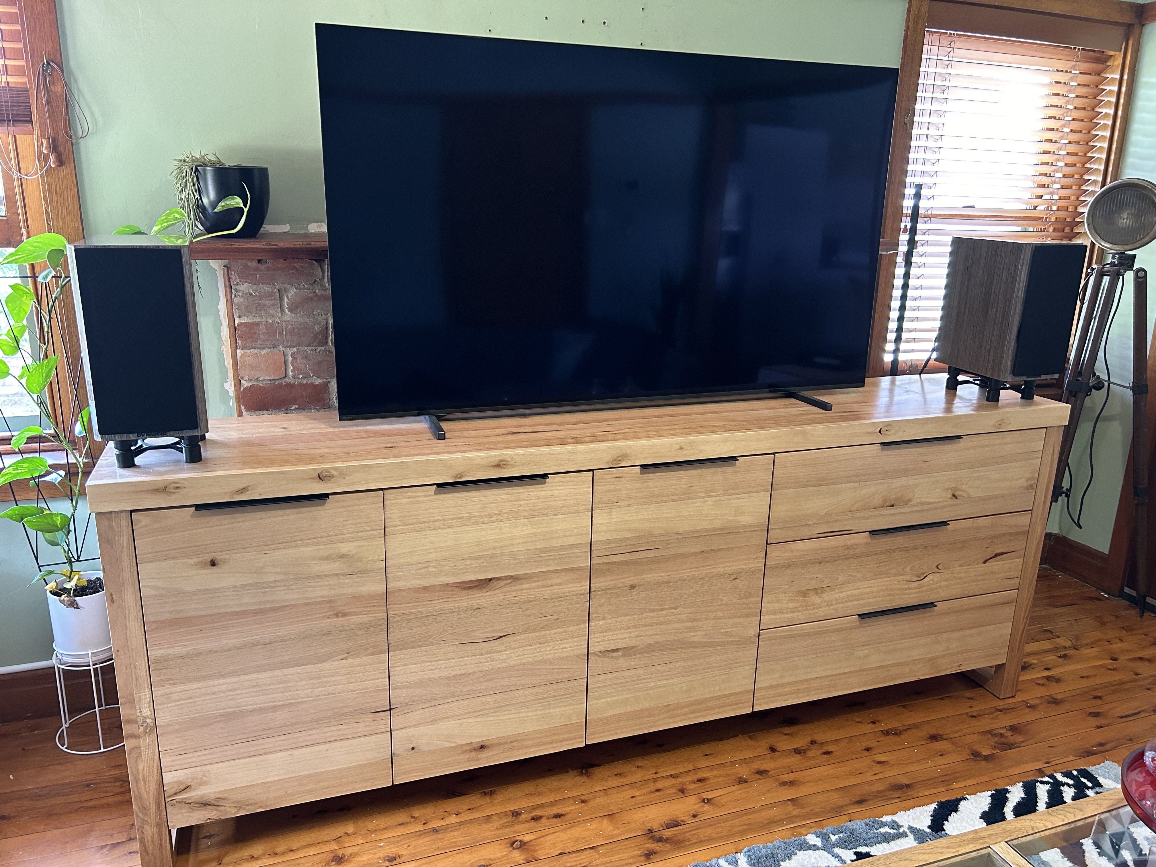 Isoacoustics Aperta 100 Speaker Stands