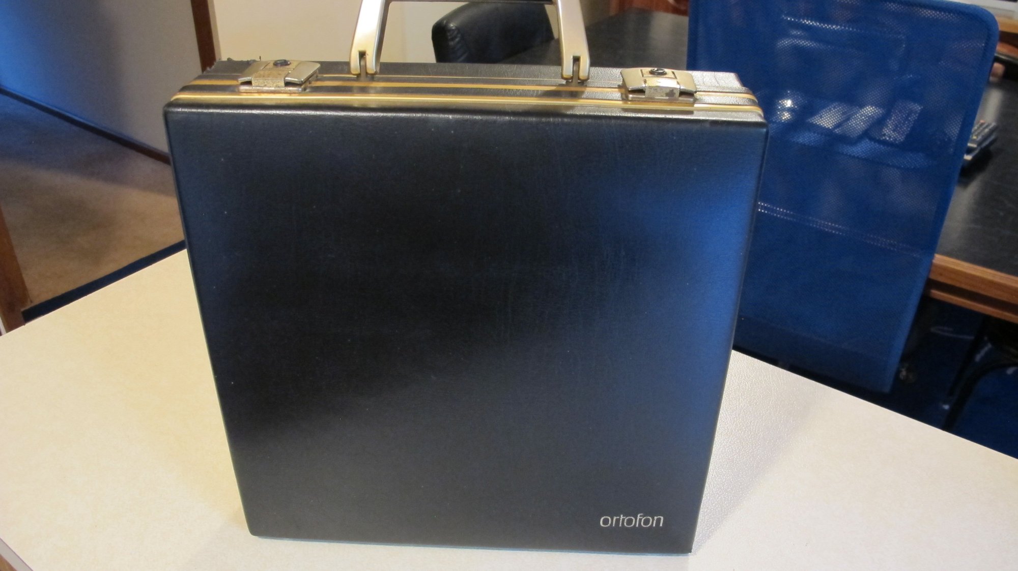 ORTOFON BRIEF CASE 003.JPG