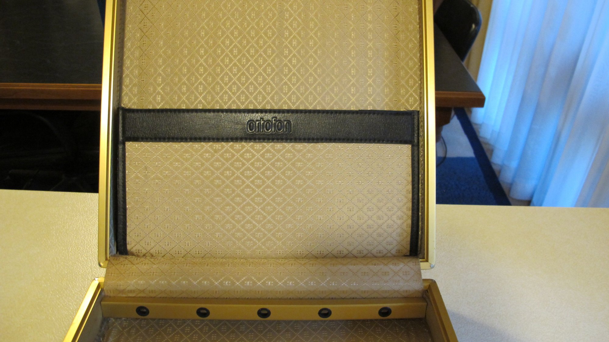 ORTOFON BRIEF CASE 007.JPG