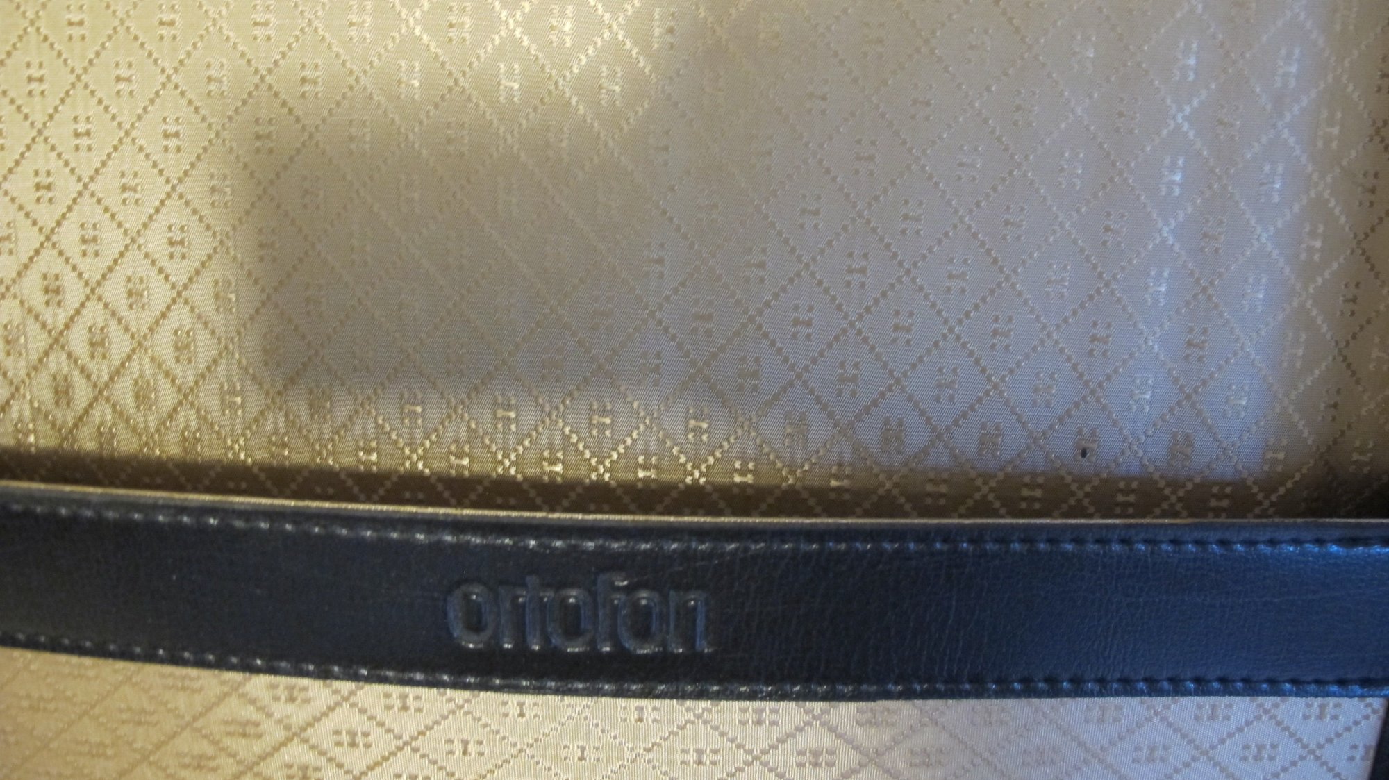 ORTOFON BRIEF CASE 011.JPG