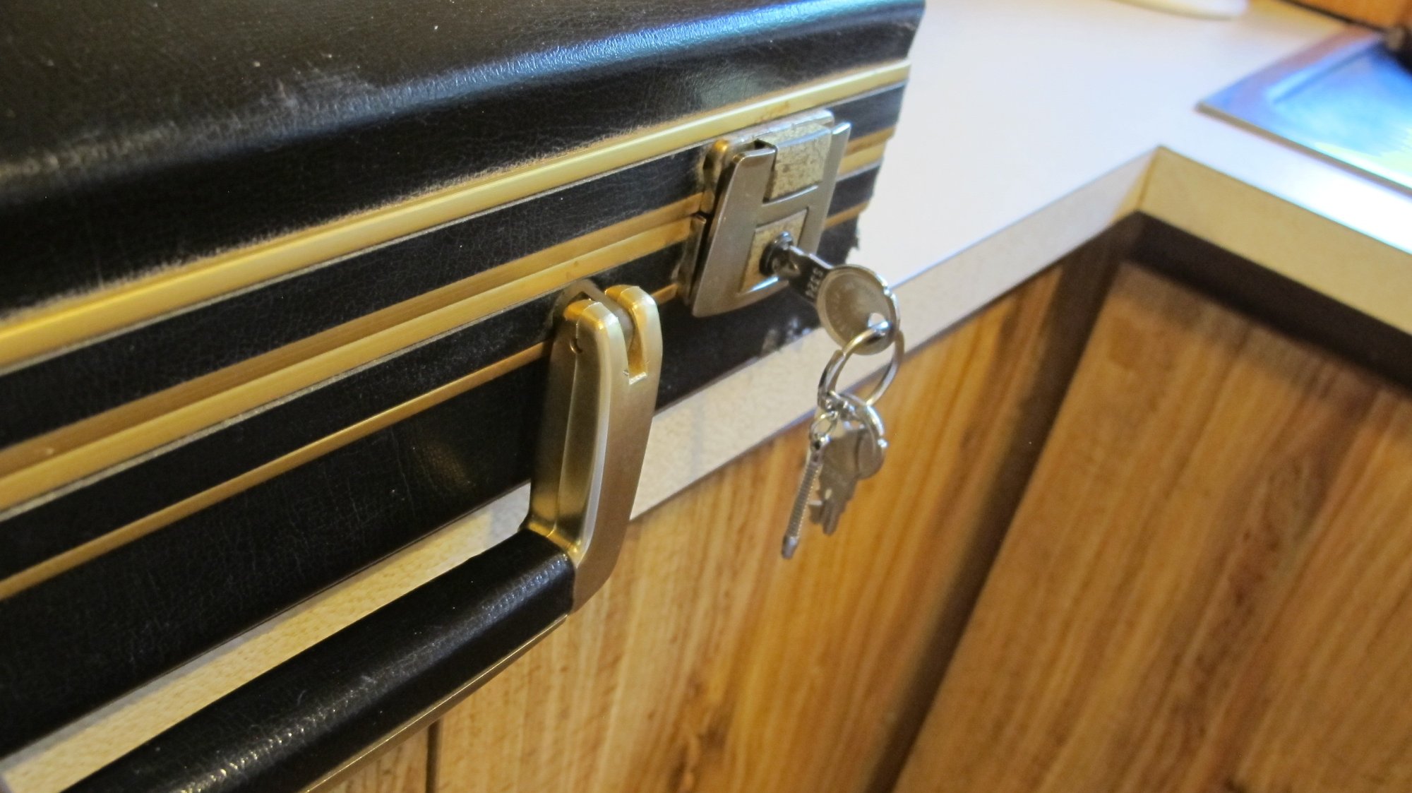 ORTOFON BRIEF CASE 012.JPG