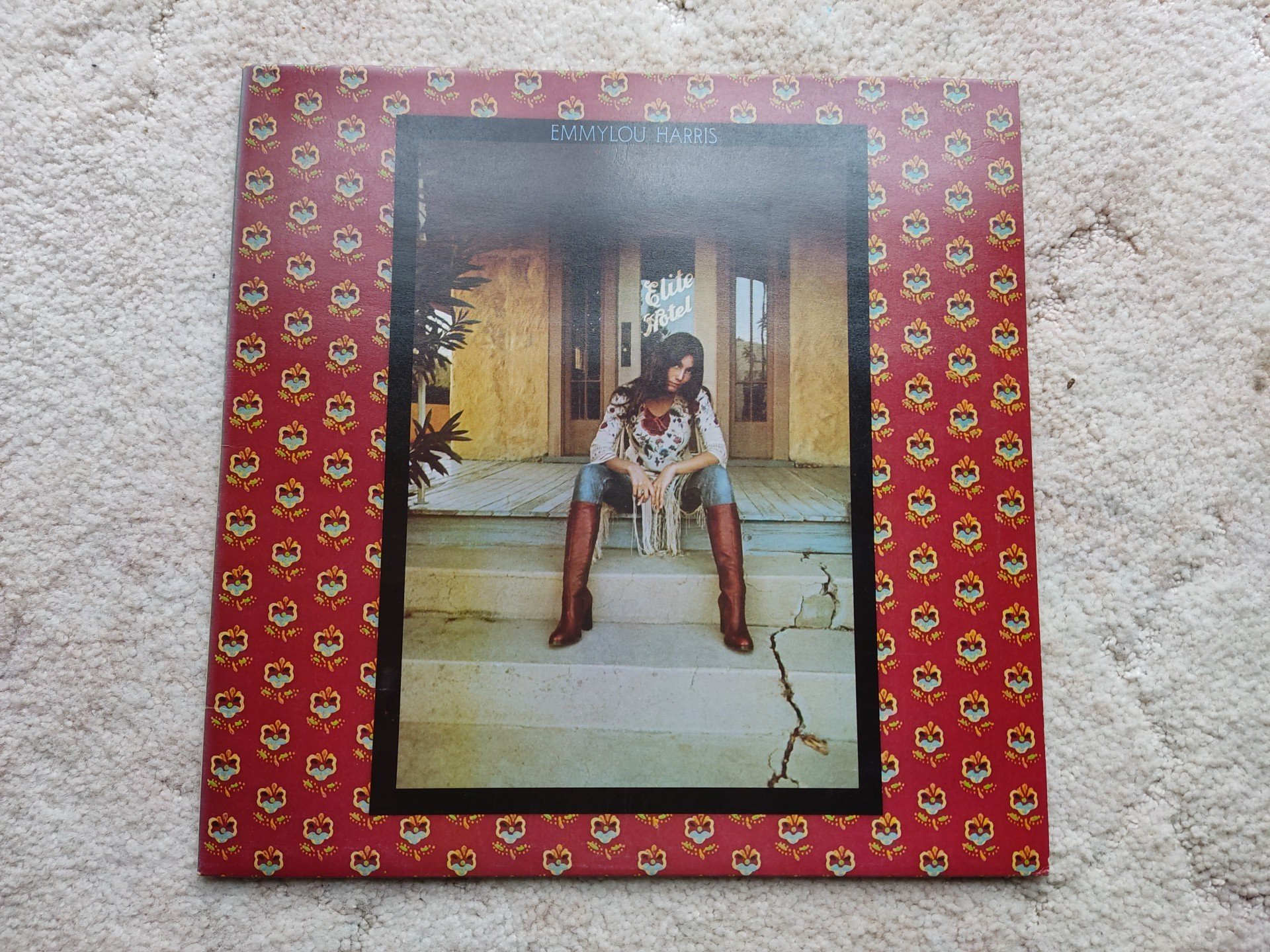 Emmylou Harris - Elite Hotel UK LP
