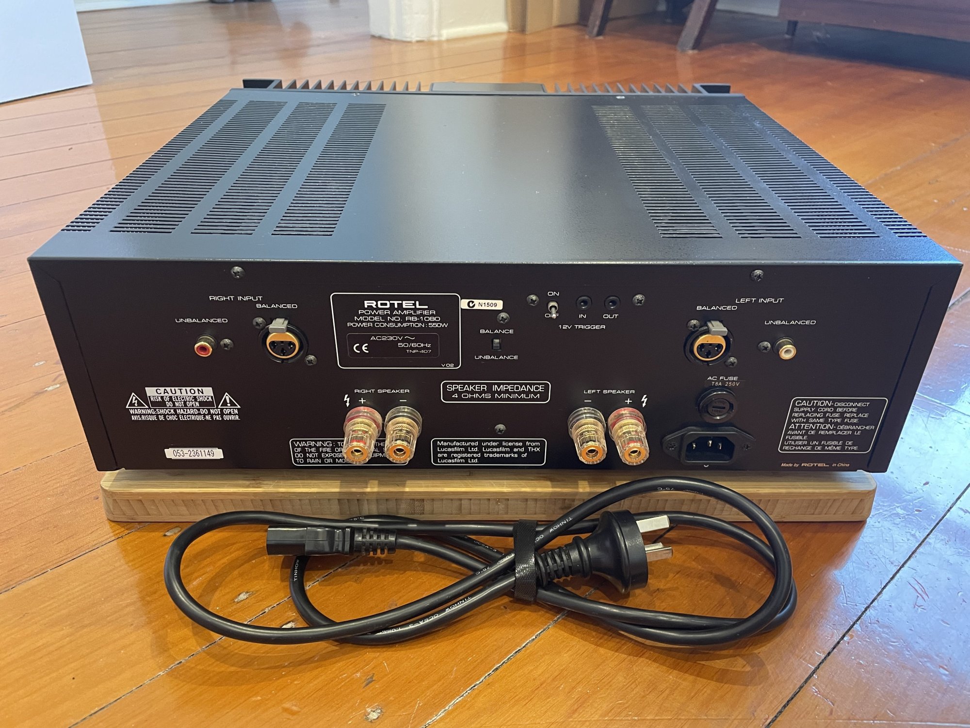 Rotel RB 1080 power amp 200 watts/ch - Stereo, Home Cinema