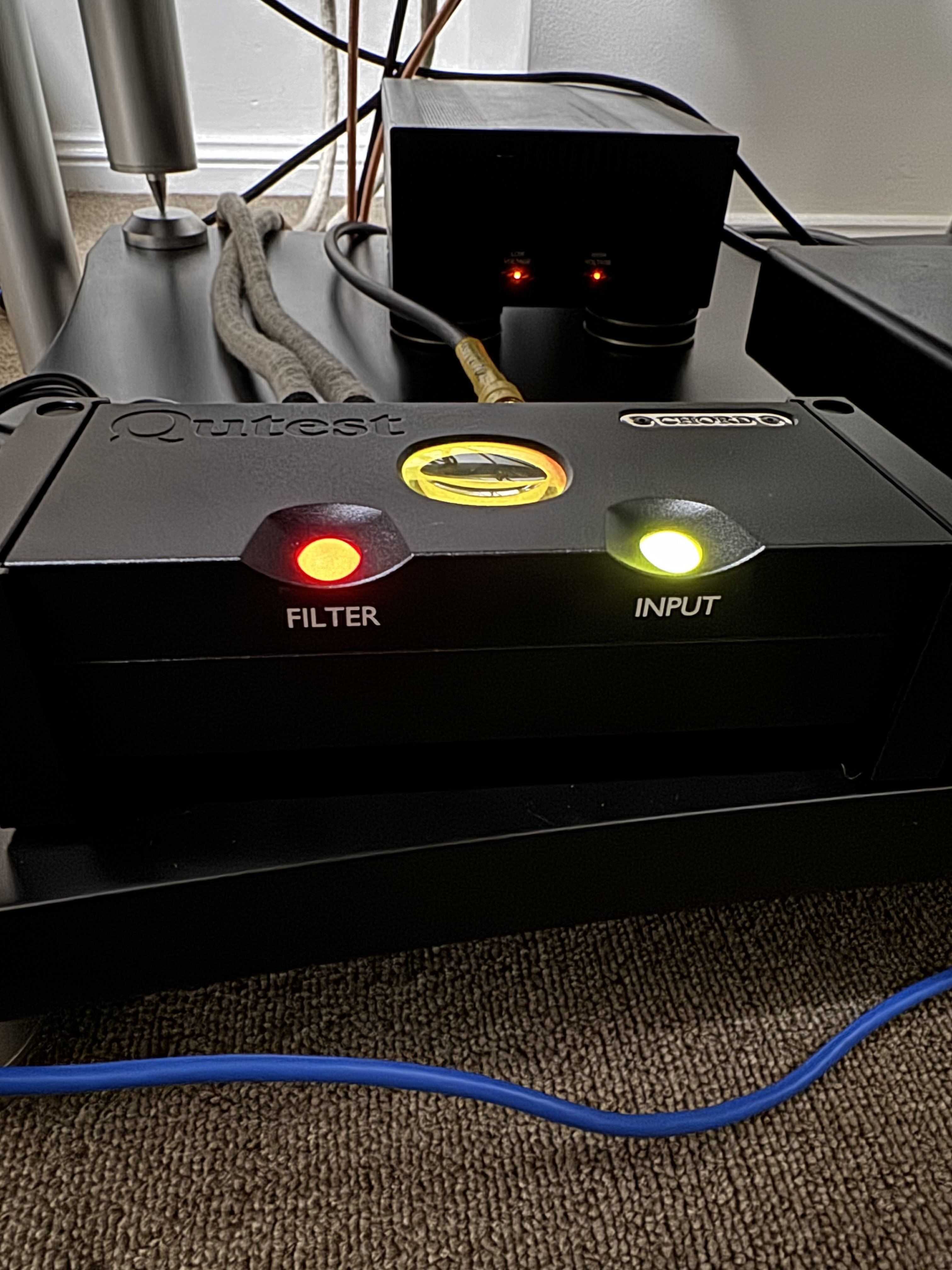 Chord Qutest DAC with Chord stand