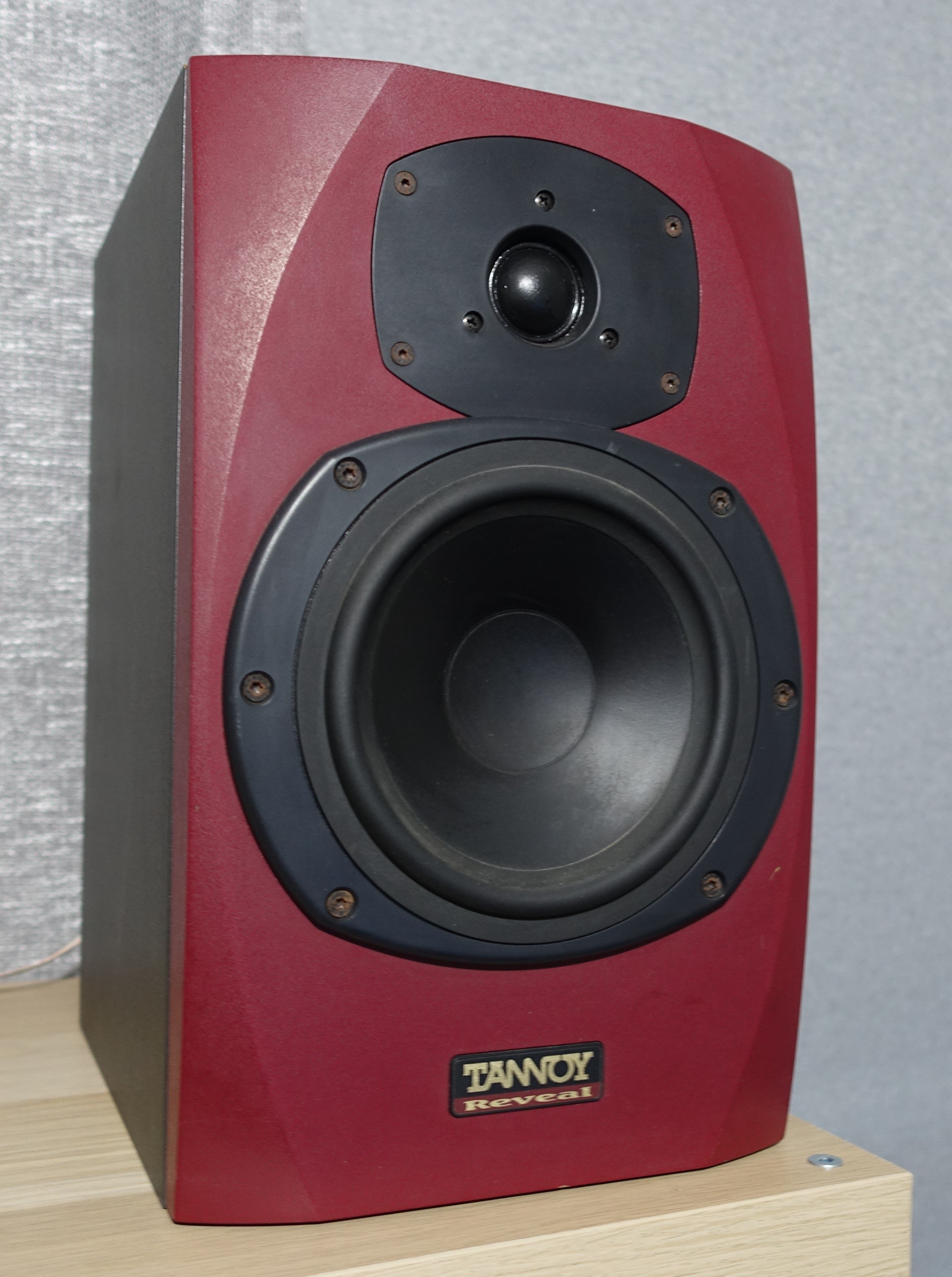 Tannoy Reveal Studio Monitors |﻿ Bookshelf & Small Monitors
