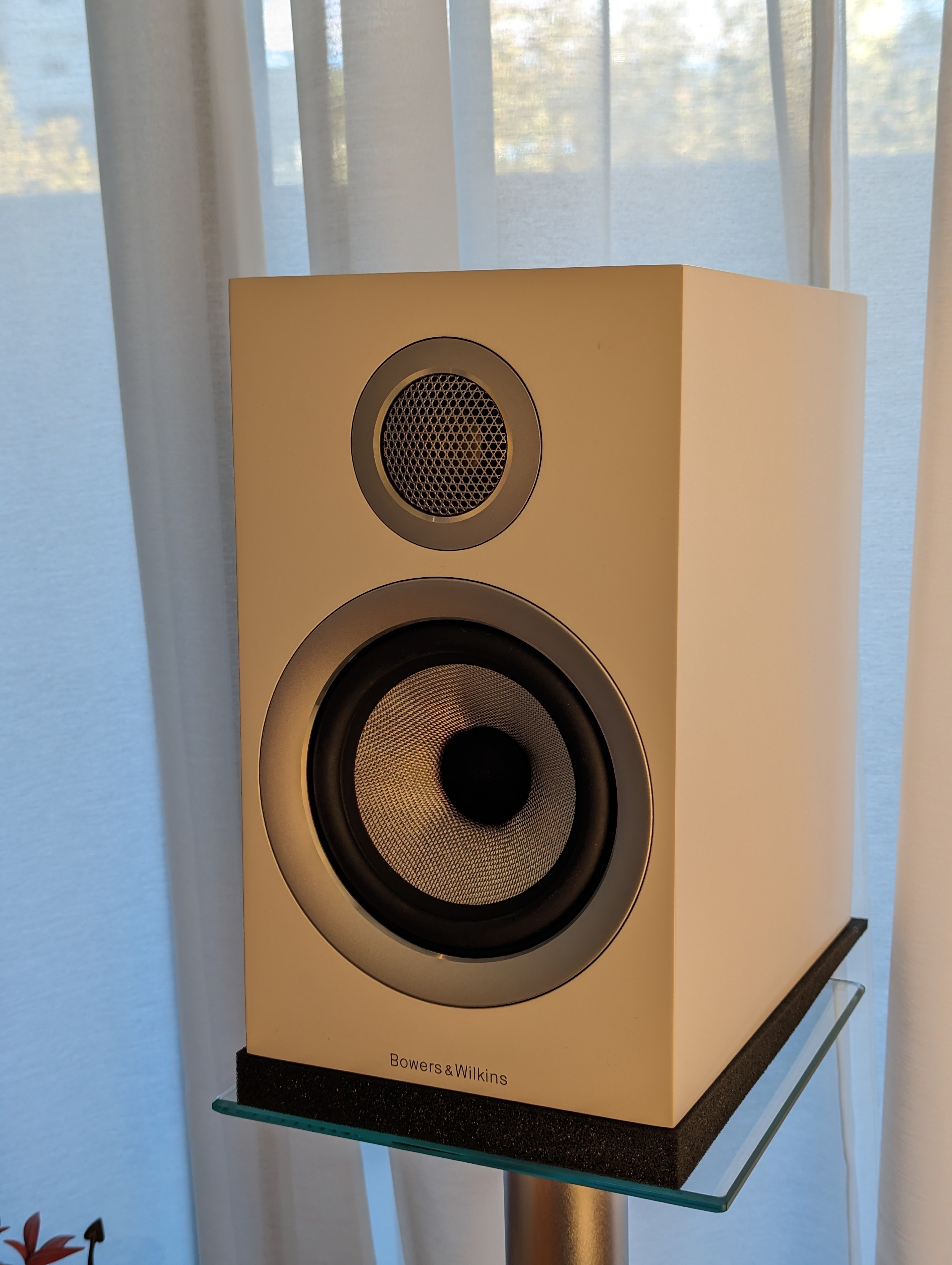 Bowers & Wilkins 707 S2 Bookshelf Loudspeakers ﻿ Bookshelf / Standmount