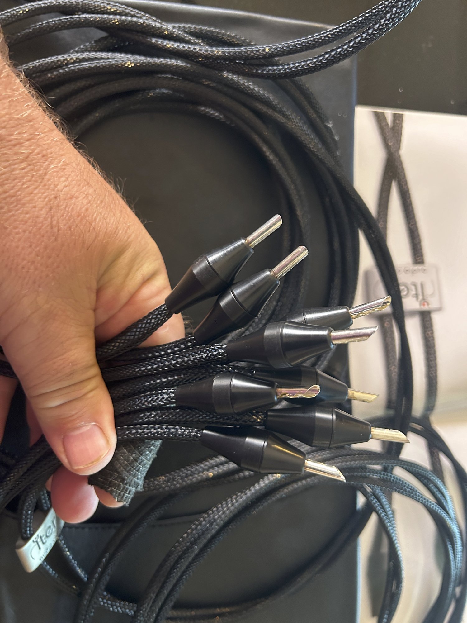 YTER (Banana) Speaker Cables - Speaker Cables - StereoNET