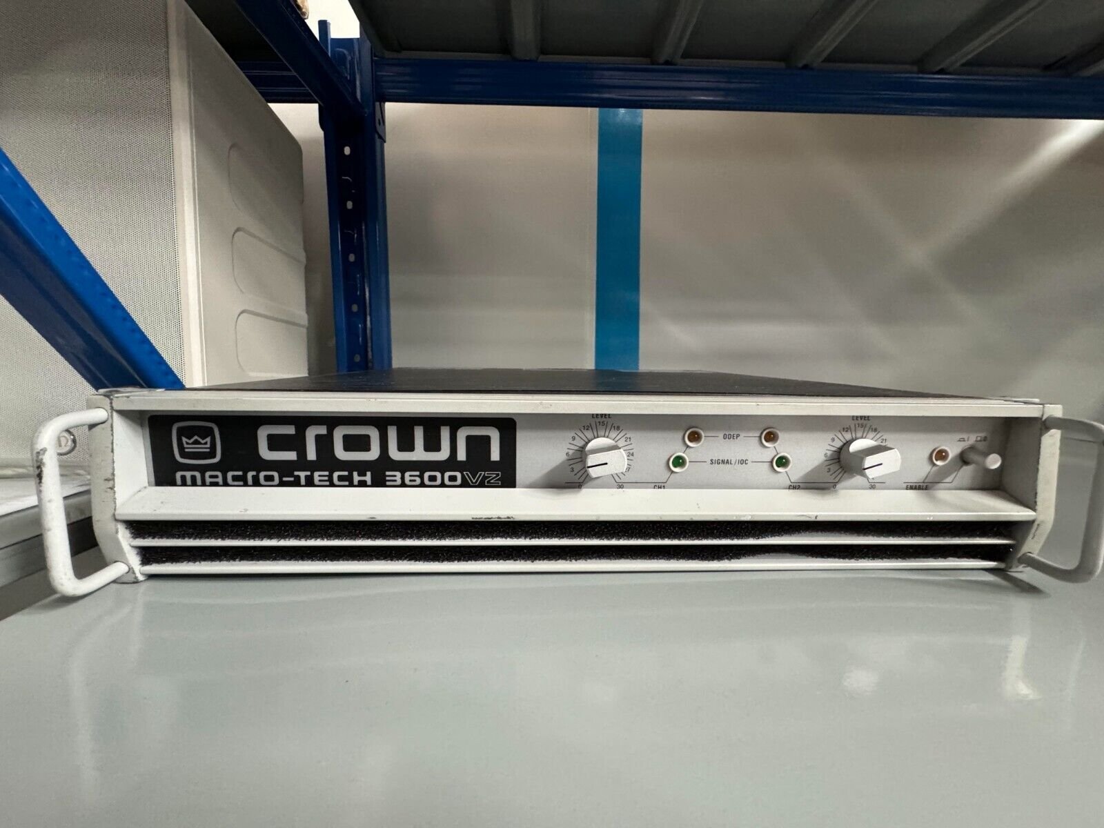 Crown MA3600VZ Power Amplifier ﻿ Power Amplifiers
