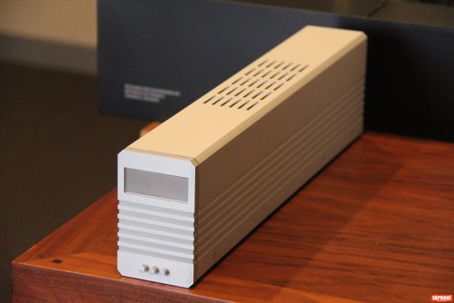 IsoTek EVO3 Genesis One LCD Display Power Conditioner