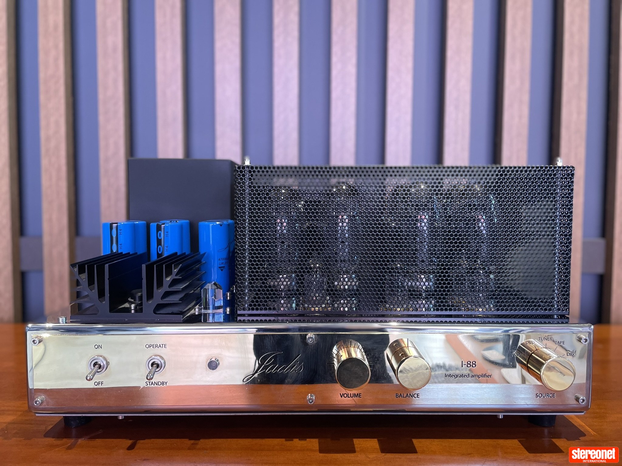 Jadis Electronics i88 Integrated Amplifier (Valve) - Integrated ...