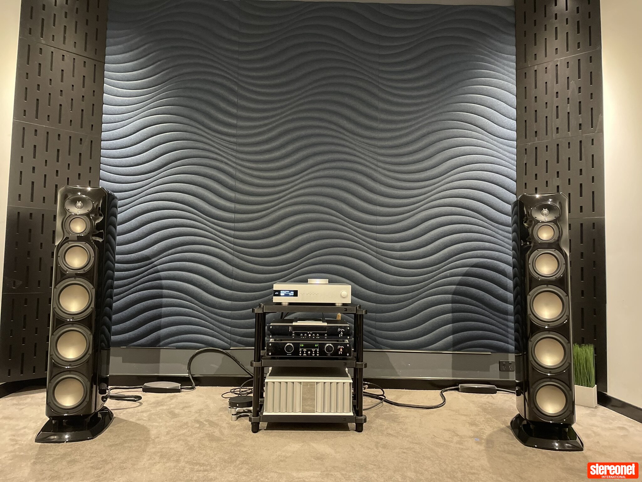 Revel Audio Revel Speakers Ultima Salon 2 Floorstanding Loudspeakers ...