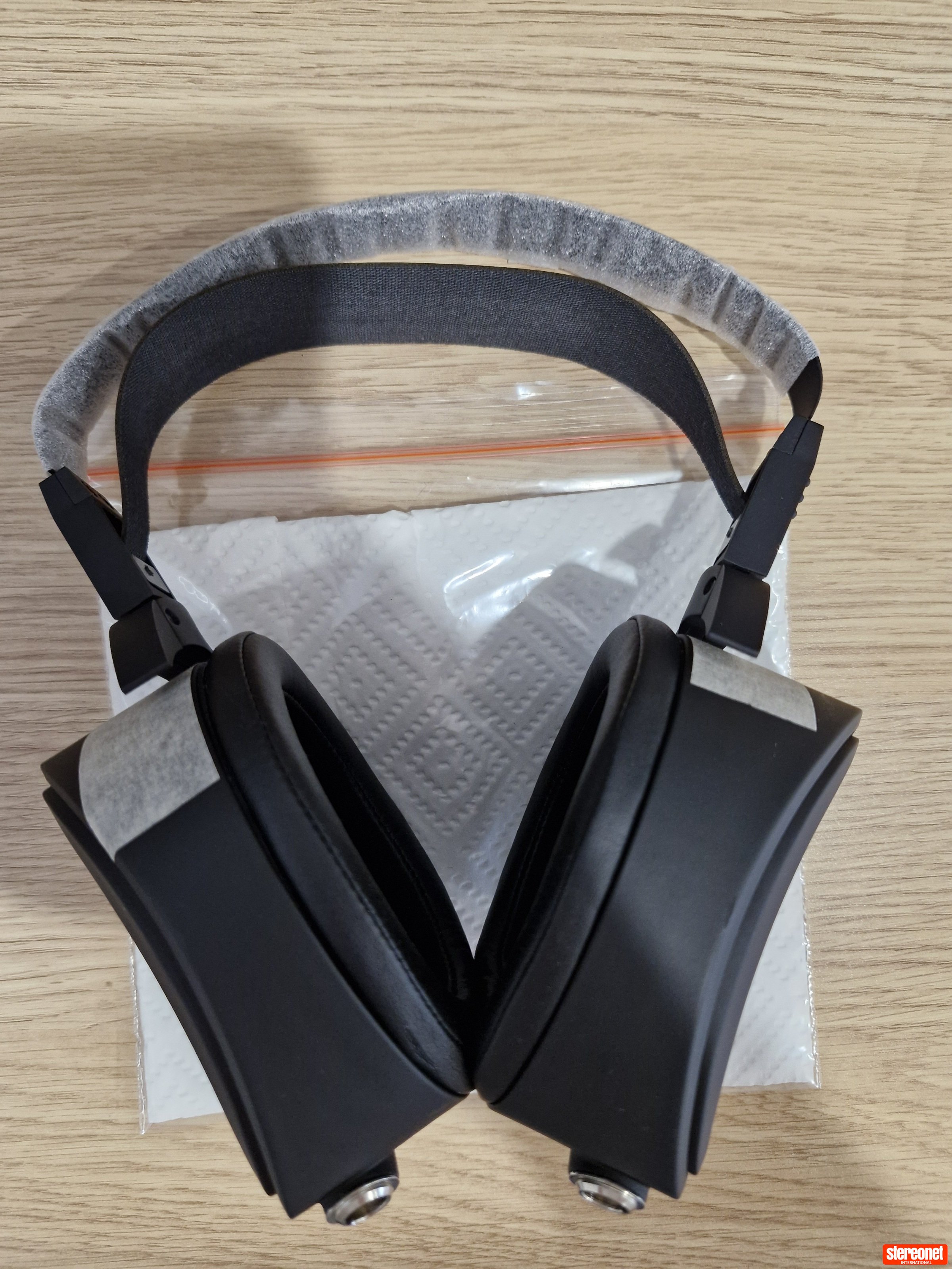 Kaldas Research RR1 Conquest Headphones - Over/On Ear